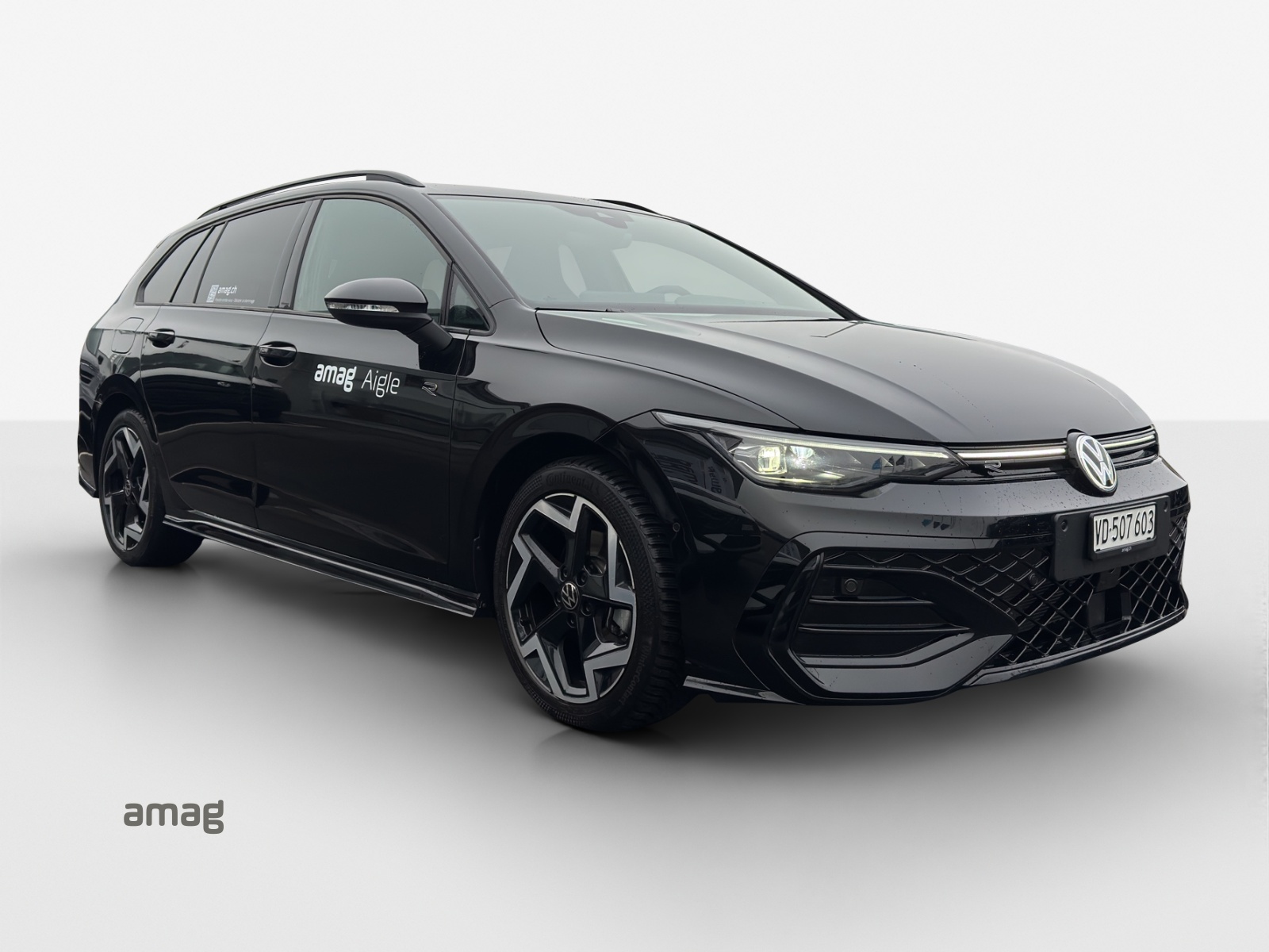 VW Golf Variant 1.5 eTSI mHEV R-Line DSG-image-5