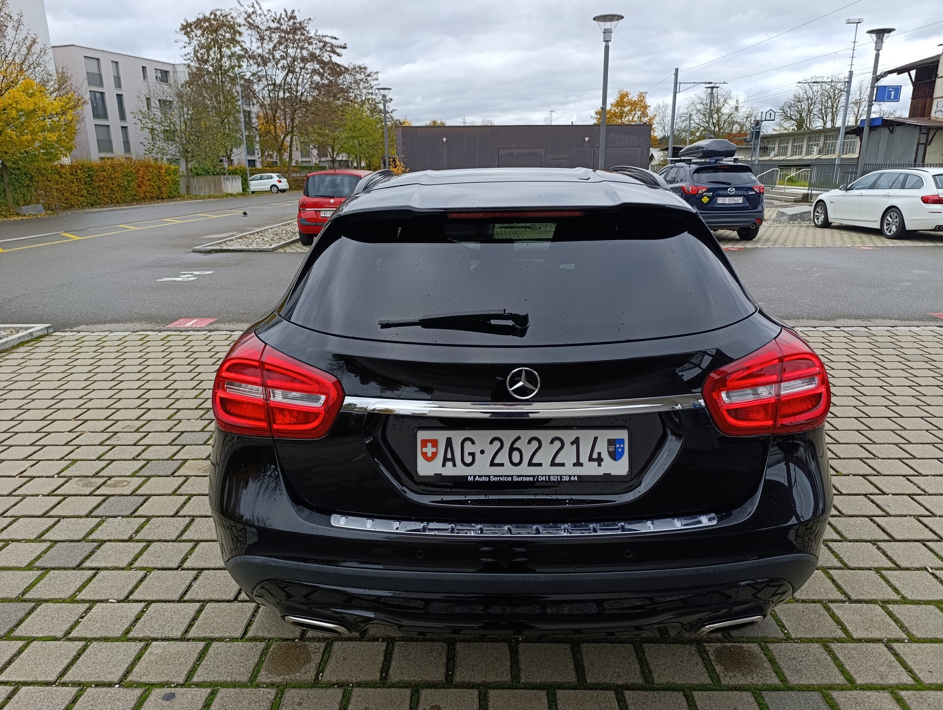 MERCEDES-BENZ GLA 200 Night Star 7G-DCT-image-3