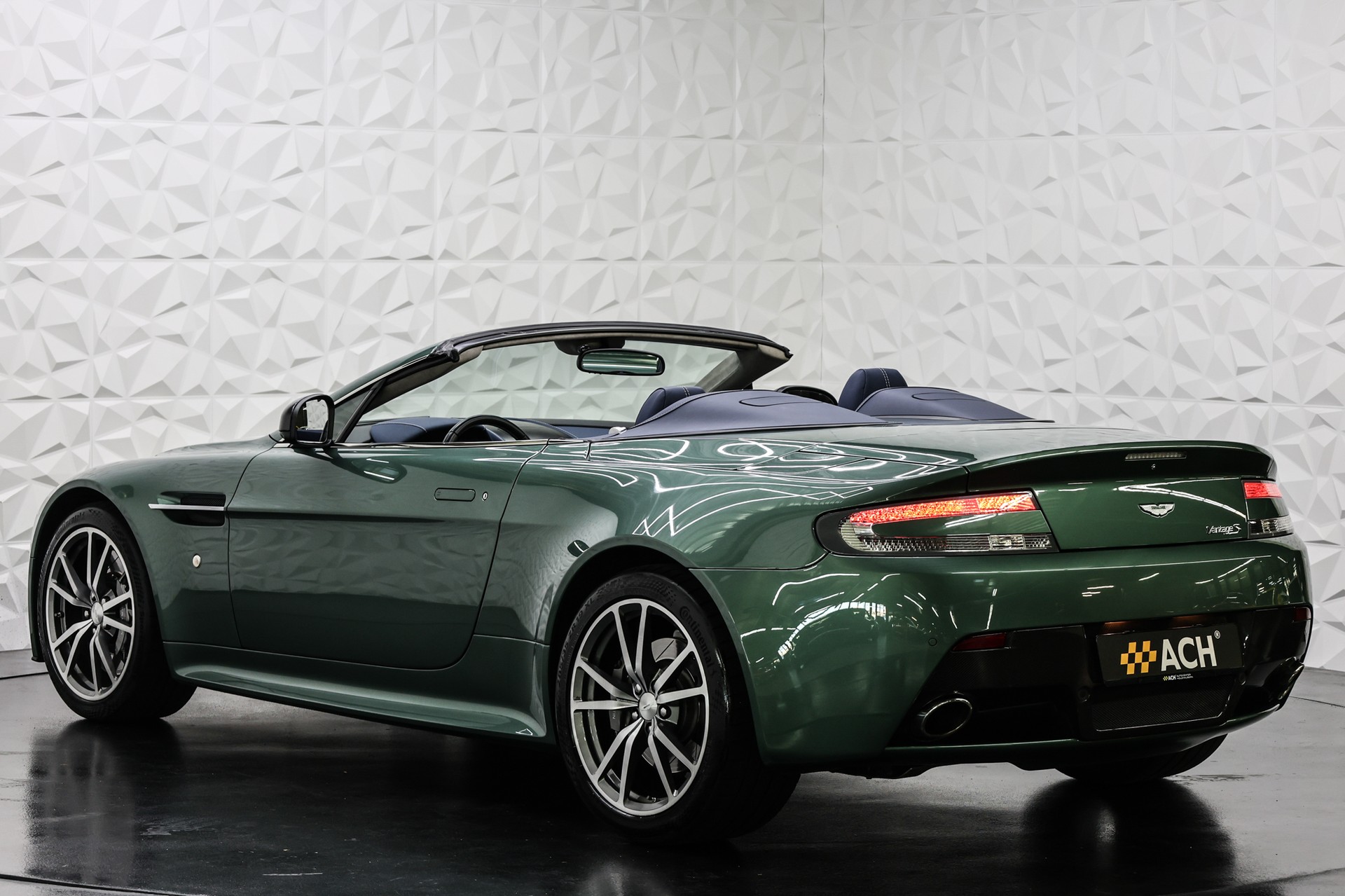 ASTON MARTIN V8 Vantage Roadster 4.7 S Sportshift-image-6