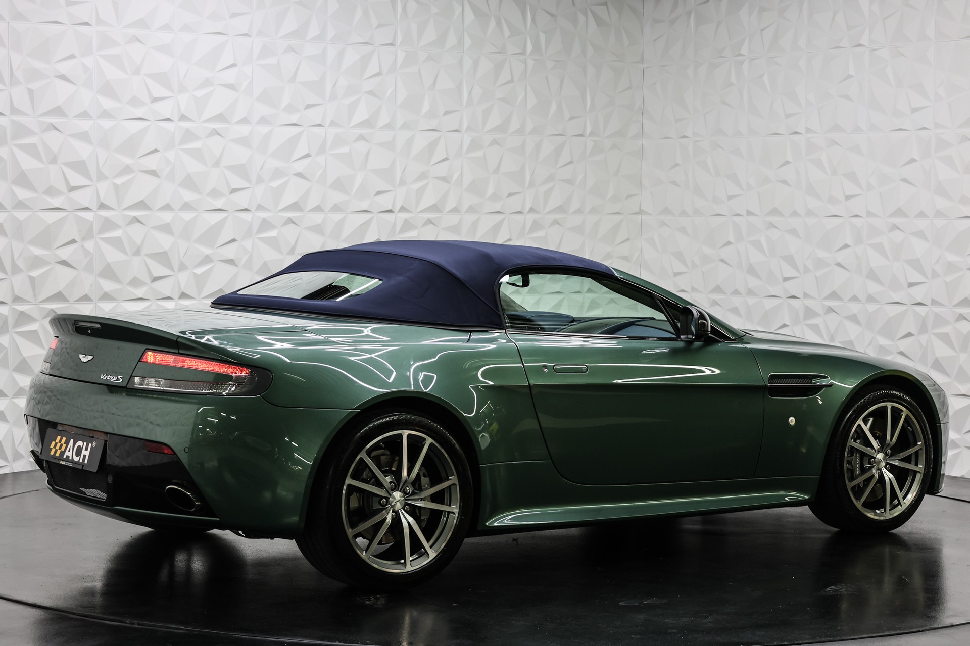 ASTON MARTIN V8 Vantage Roadster 4.7 S Sportshift-image-14