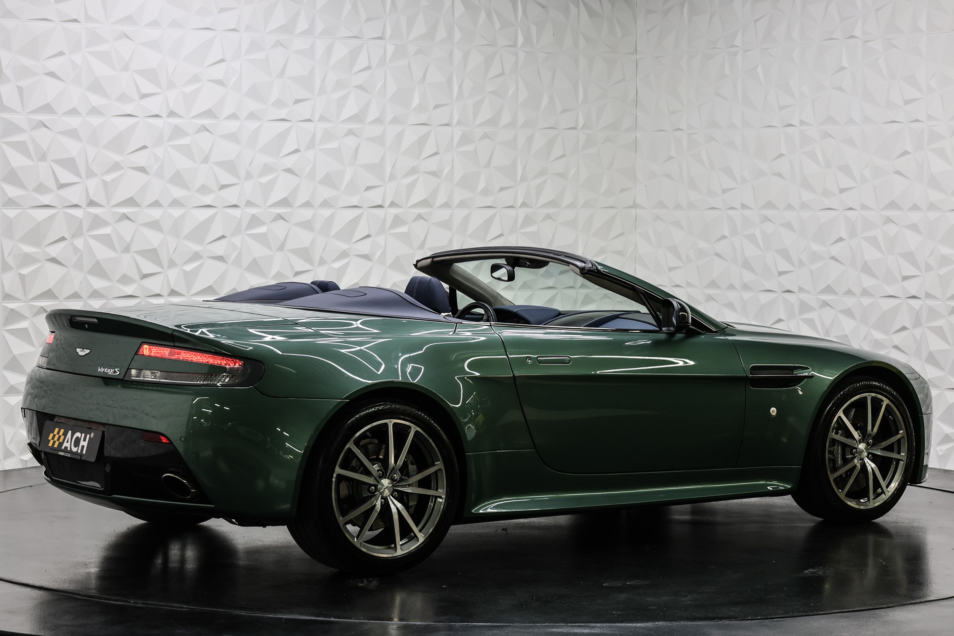 ASTON MARTIN V8 Vantage Roadster 4.7 S Sportshift-image-11