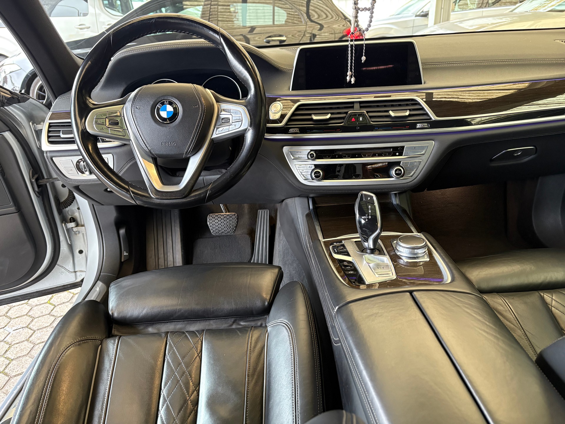 BMW 730d xDrive Steptronic-image-8