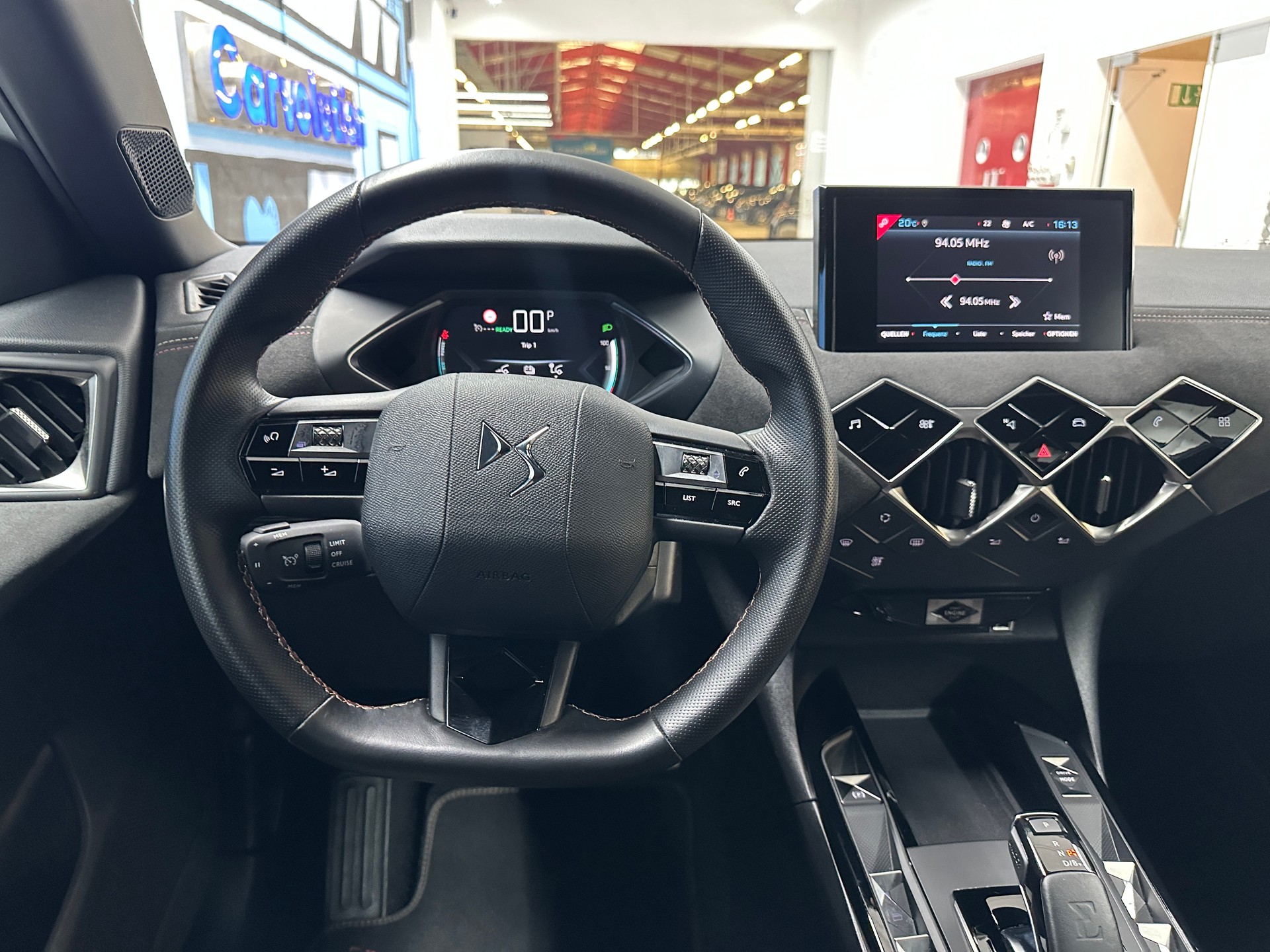 DS AUTOMOBILES DS 3 Crossback E-Tense 136 Performance Line-image-10