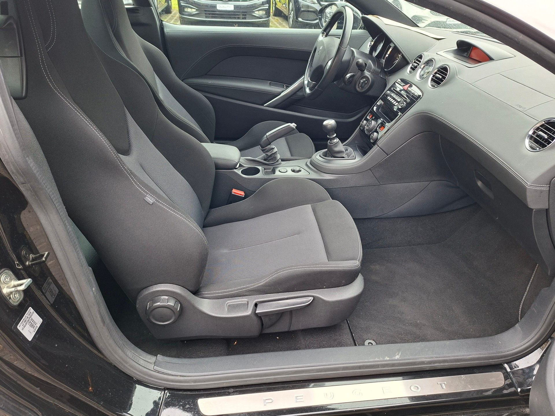 PEUGEOT RCZ 1.6 Turbo-image-7