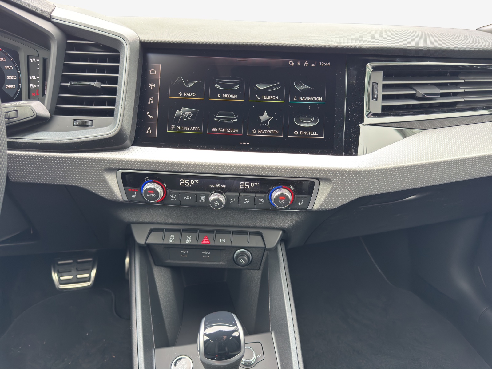 AUDI A1 Sportback 30 TFSI S Line Attraction S-tronic-image-10
