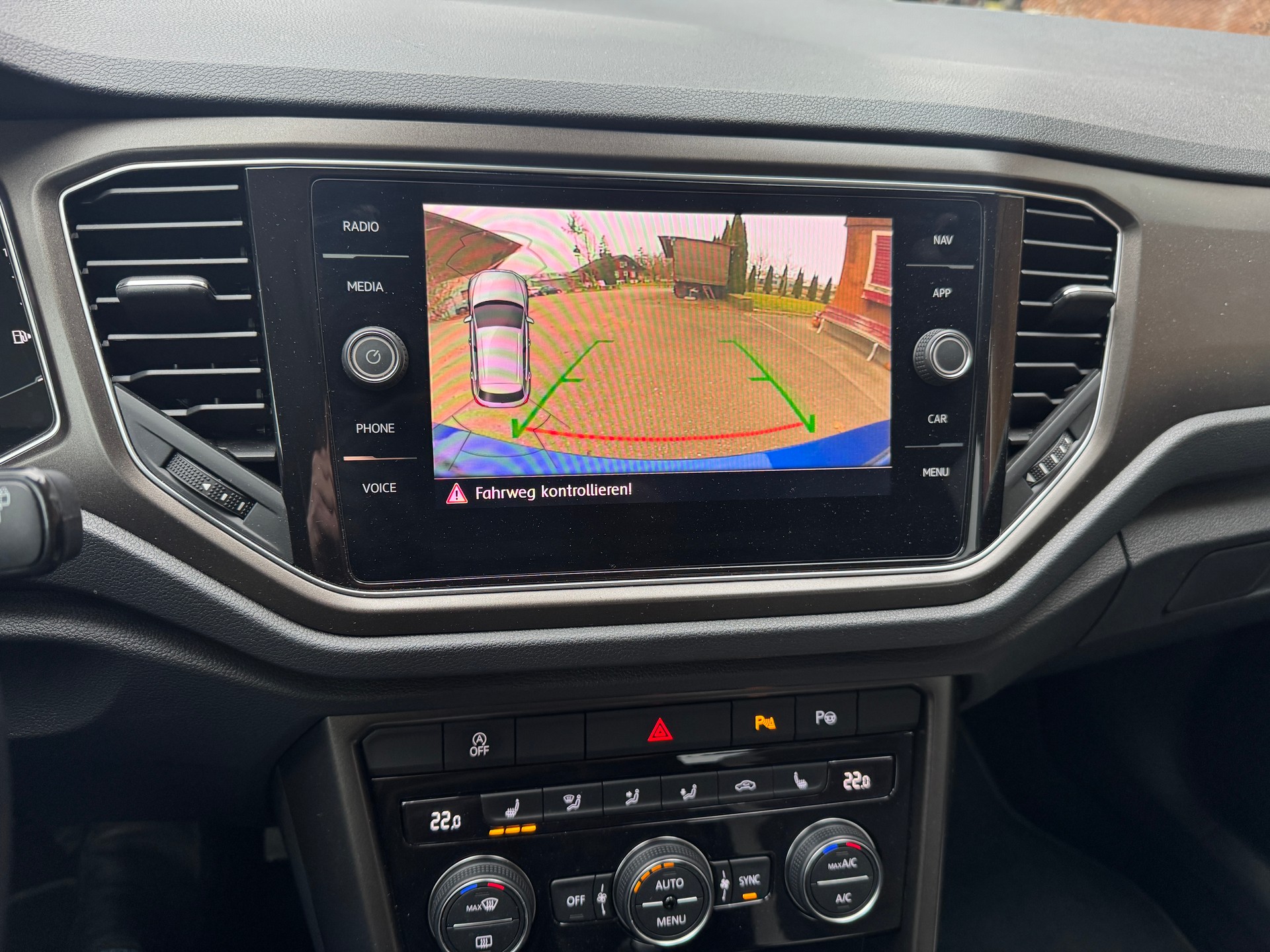 VW T-Roc 2.0 TSI Sport DSG 4Motion-image-8