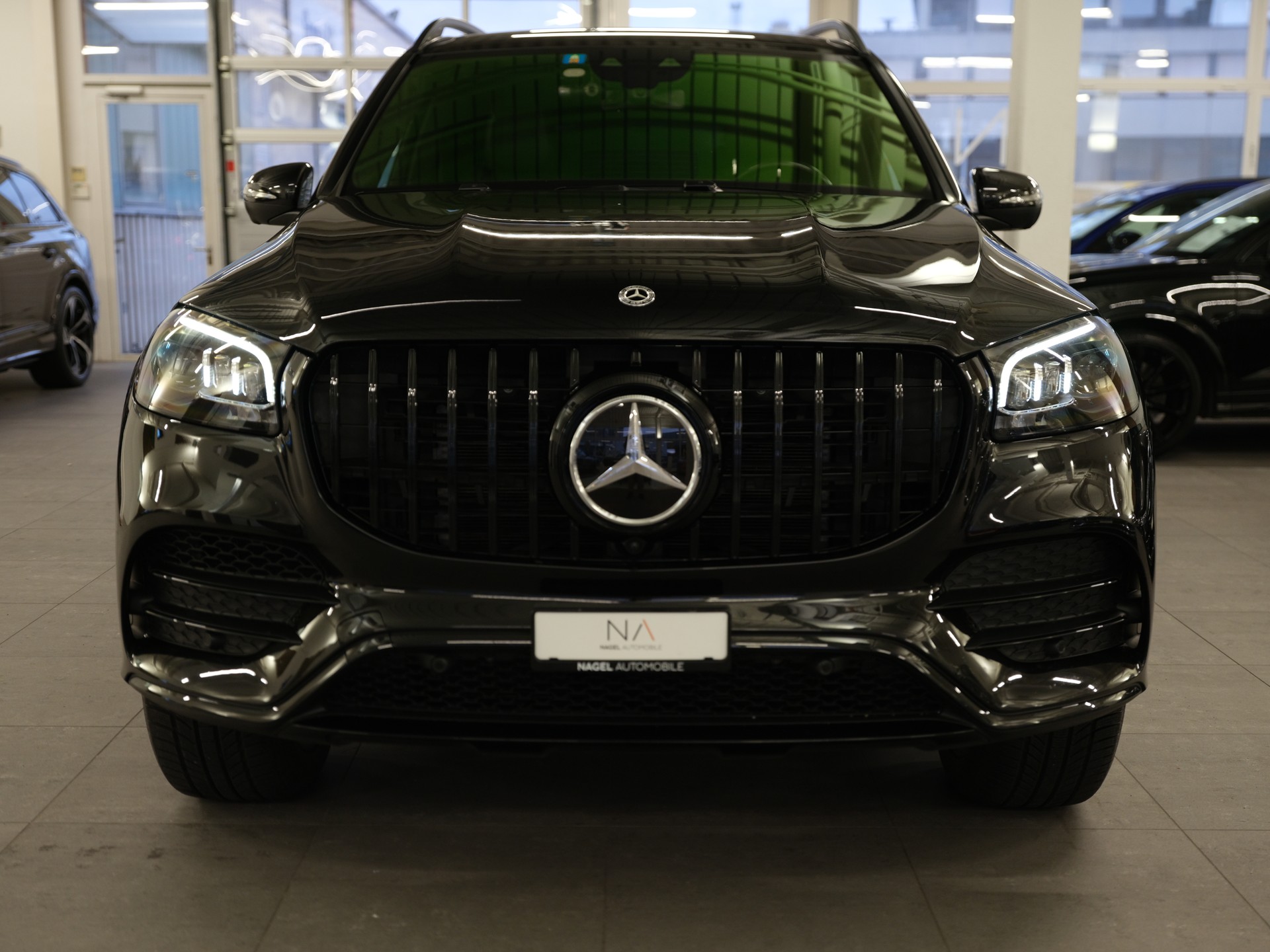MERCEDES-BENZ GLS 580 4Matic 9G-Tronic-showroom-element-2