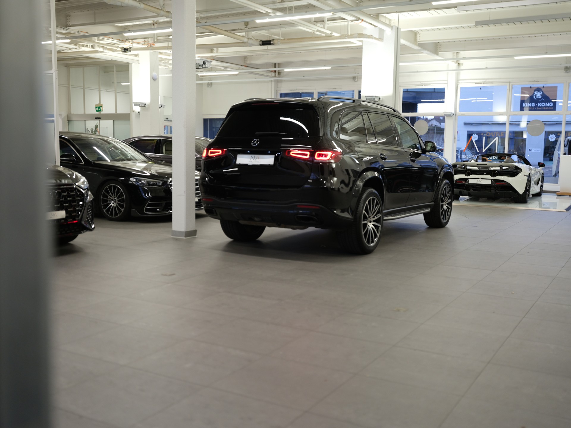 MERCEDES-BENZ GLS 580 4Matic 9G-Tronic-image-12
