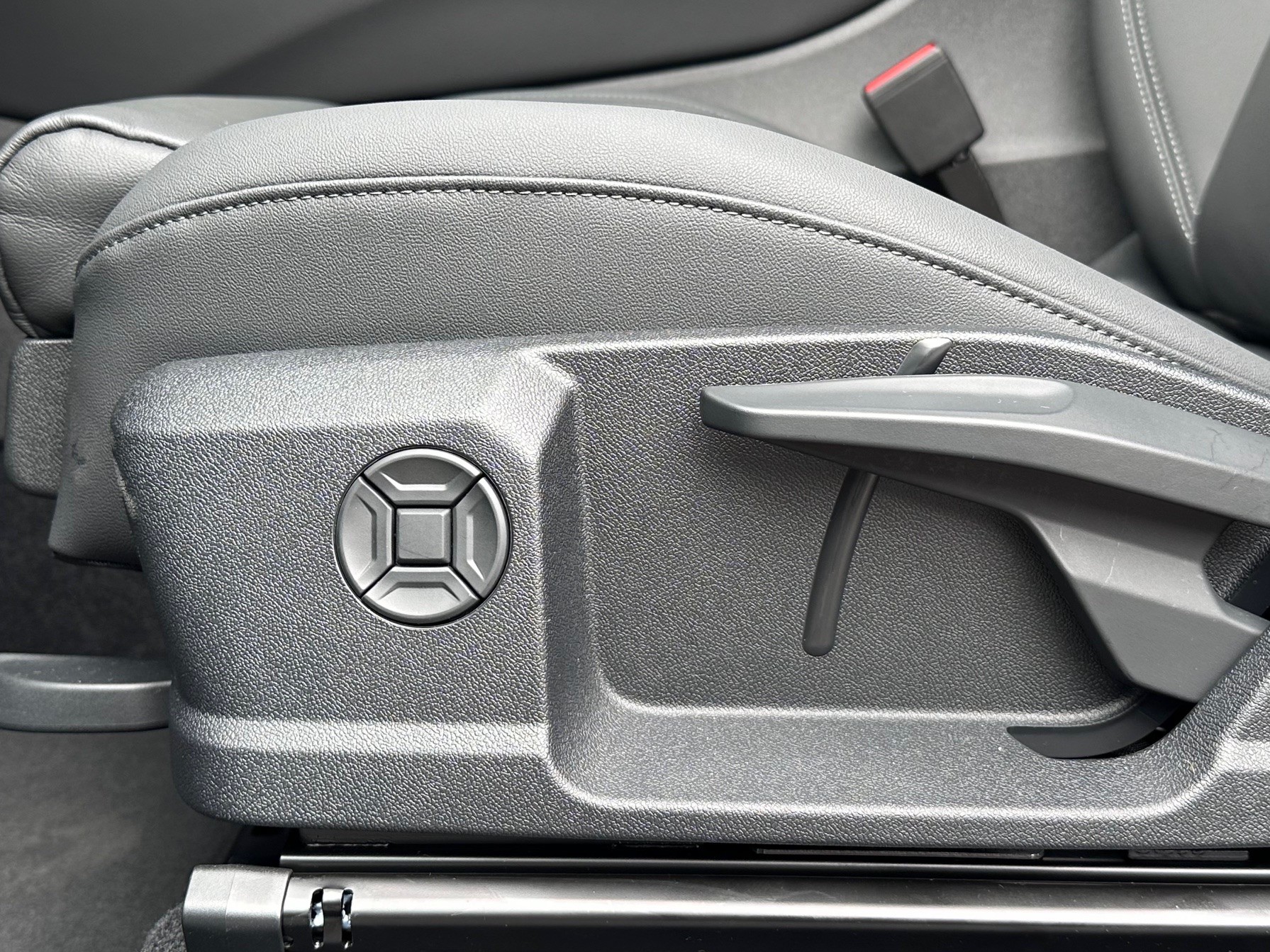 AUDI Q3 Sportback 110 kW TFSI S tronic-image-13
