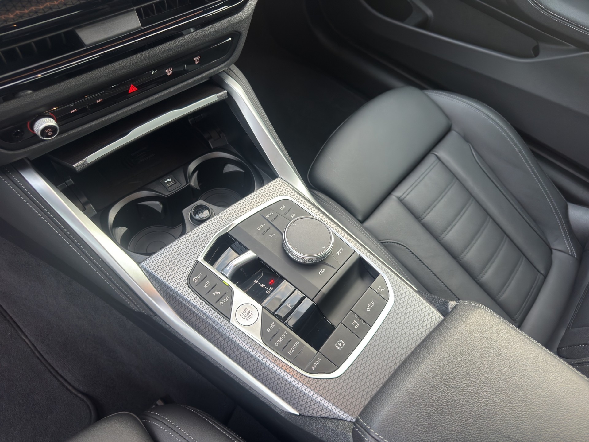 BMW 430i xDrive Cabriolet M Sport Steptronic-image-13