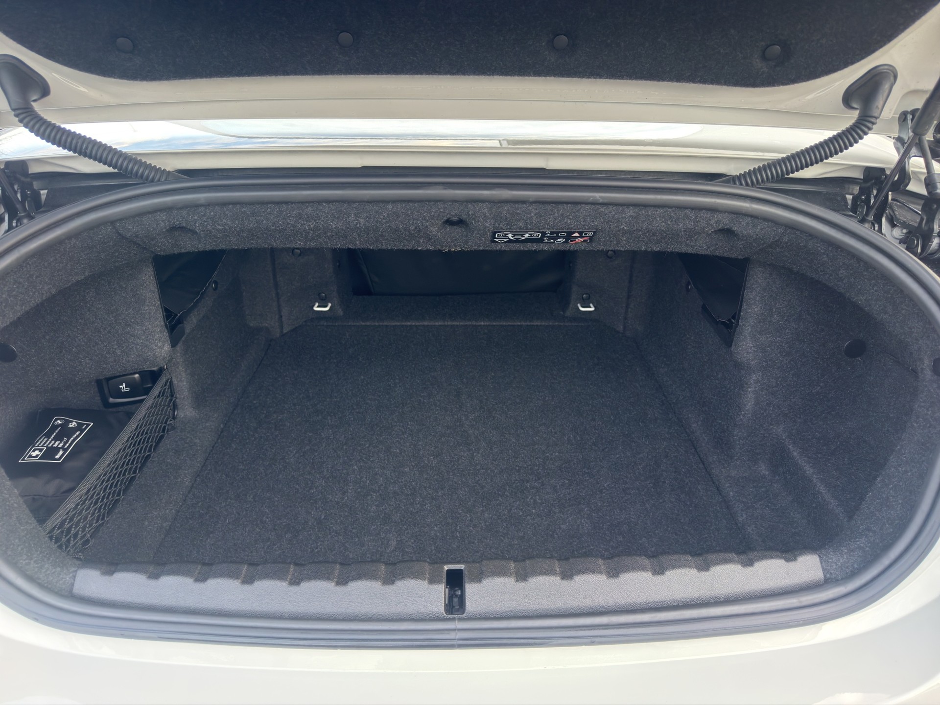 BMW 430i xDrive Cabriolet M Sport Steptronic-image-21