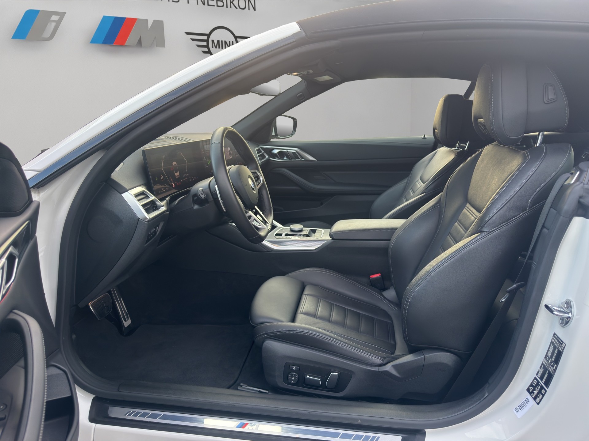 BMW 430i xDrive Cabriolet M Sport Steptronic-image-17