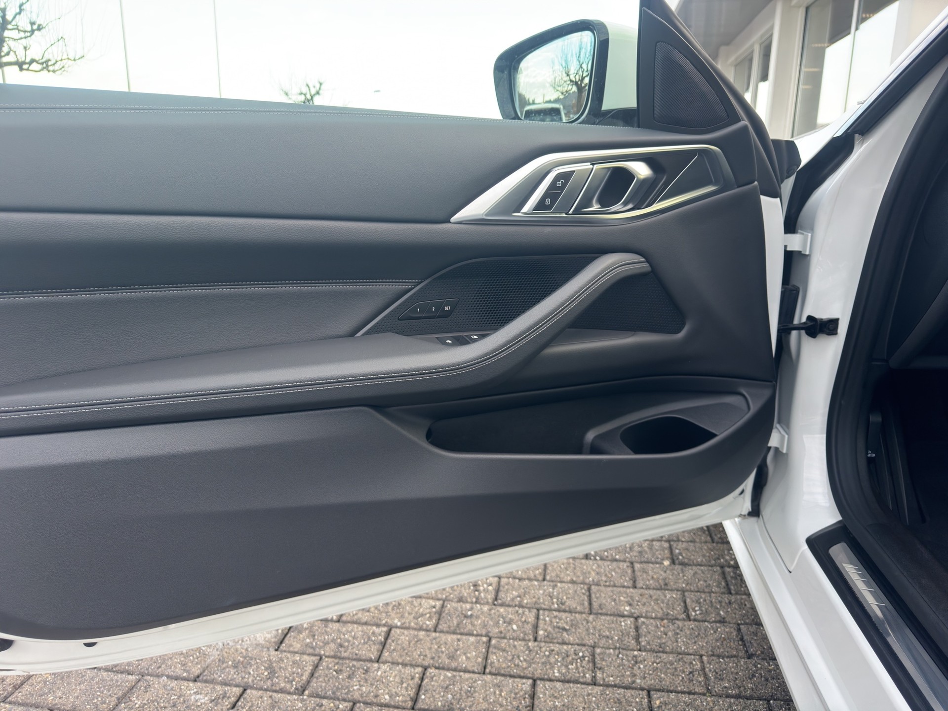 BMW 430i xDrive Cabriolet M Sport Steptronic-image-15