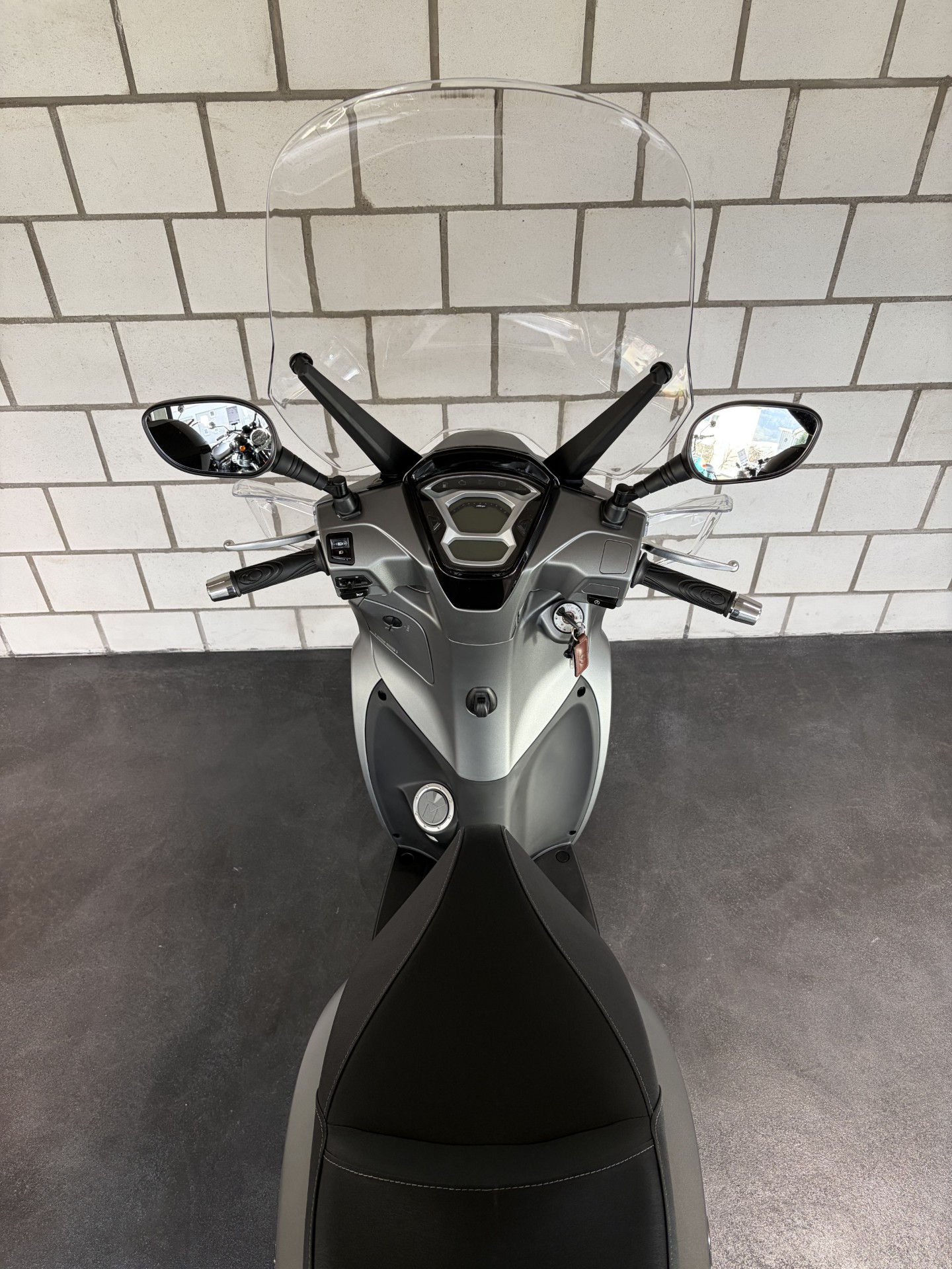 KYMCO People S 125i ABS Topcase/Windschild-showroom-element-2