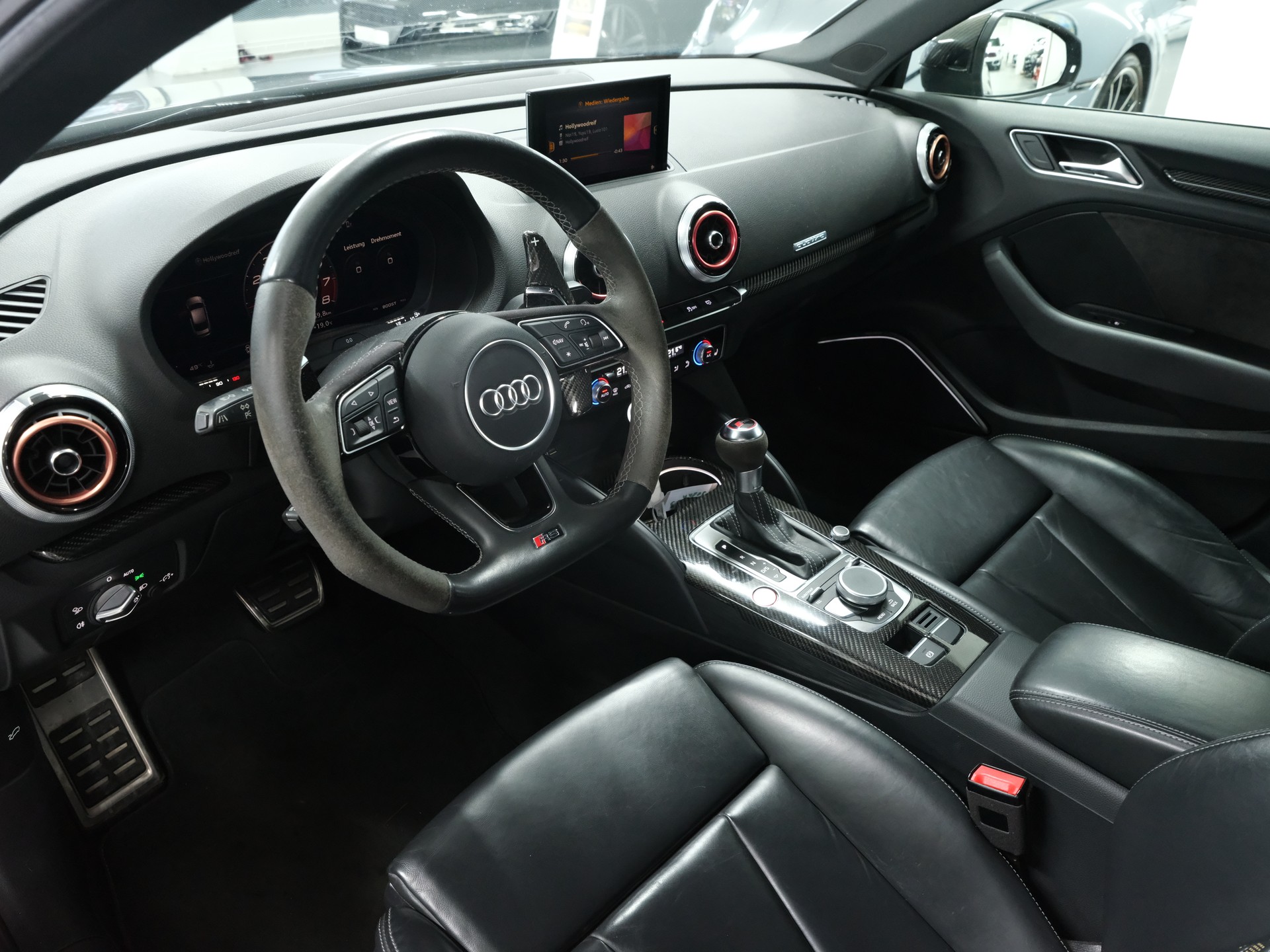 AUDI RS3 Limousine 2.5 TSI quattro S-tronic-image-12