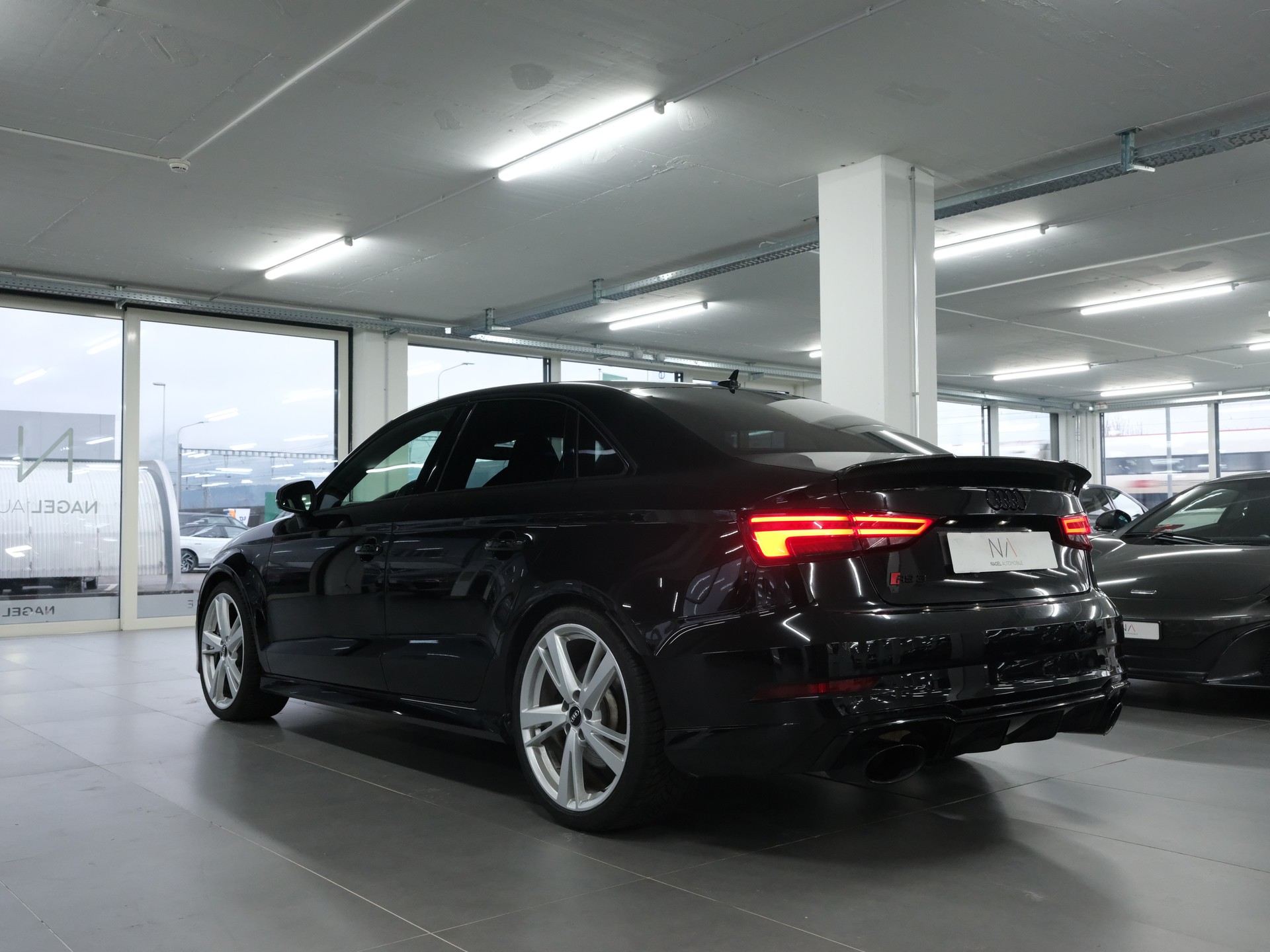 AUDI RS3 Limousine 2.5 TSI quattro S-tronic-image-4