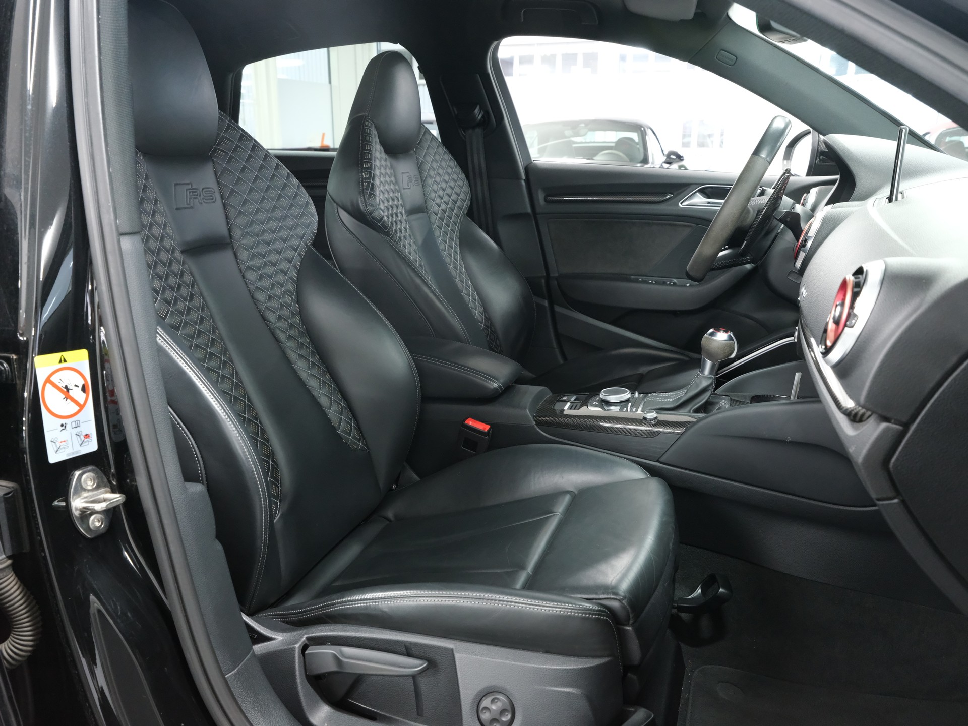AUDI RS3 Limousine 2.5 TSI quattro S-tronic-image-21