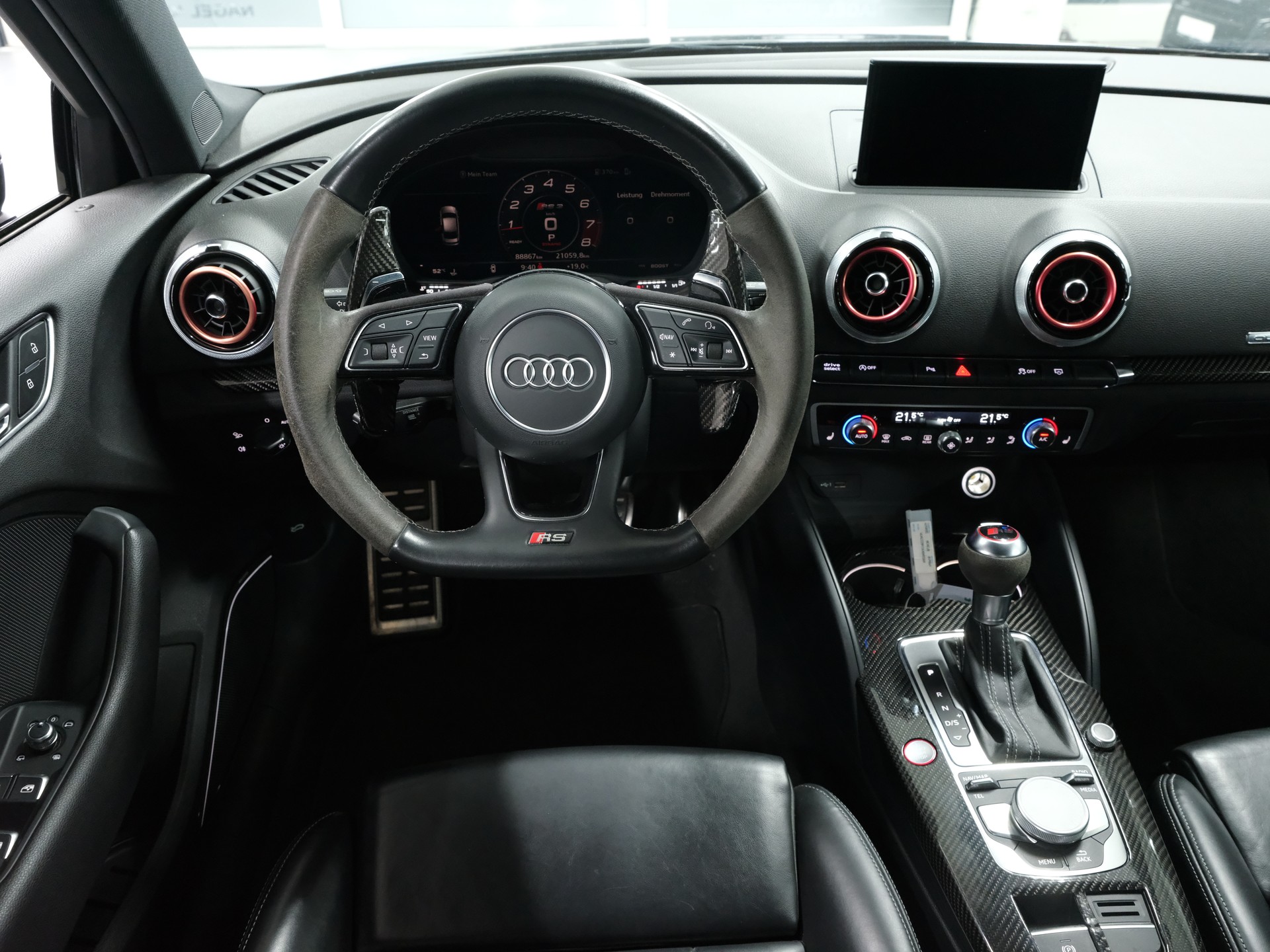 AUDI RS3 Limousine 2.5 TSI quattro S-tronic-image-14