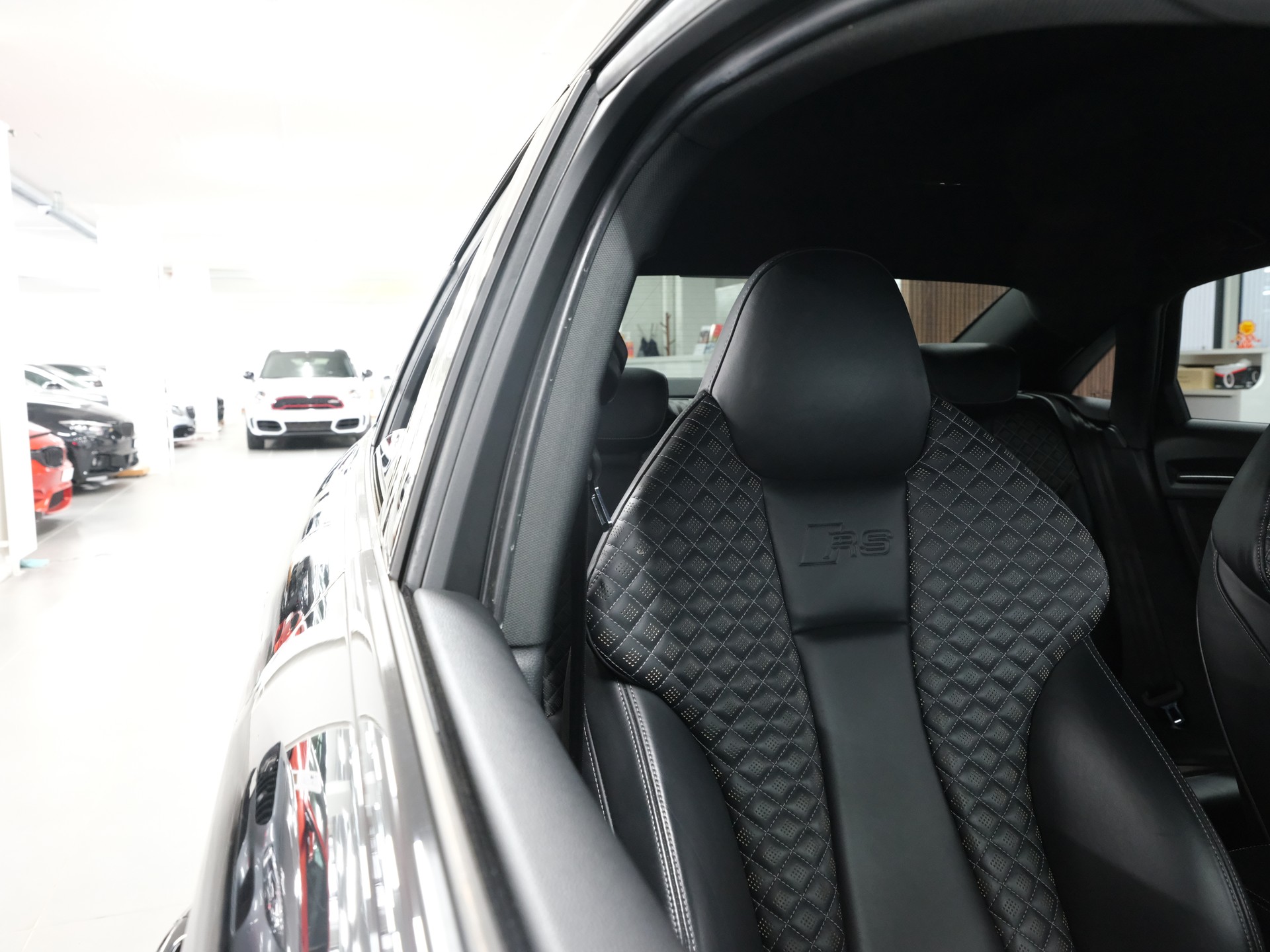AUDI RS3 Limousine 2.5 TSI quattro S-tronic-image-22
