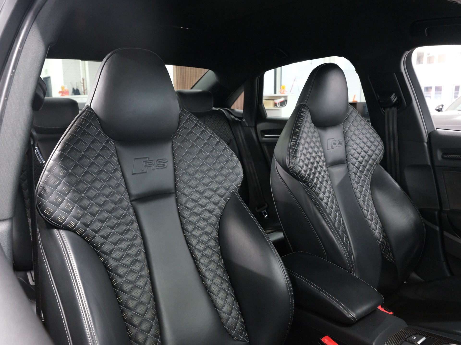 AUDI RS3 Limousine 2.5 TSI quattro S-tronic-image-23