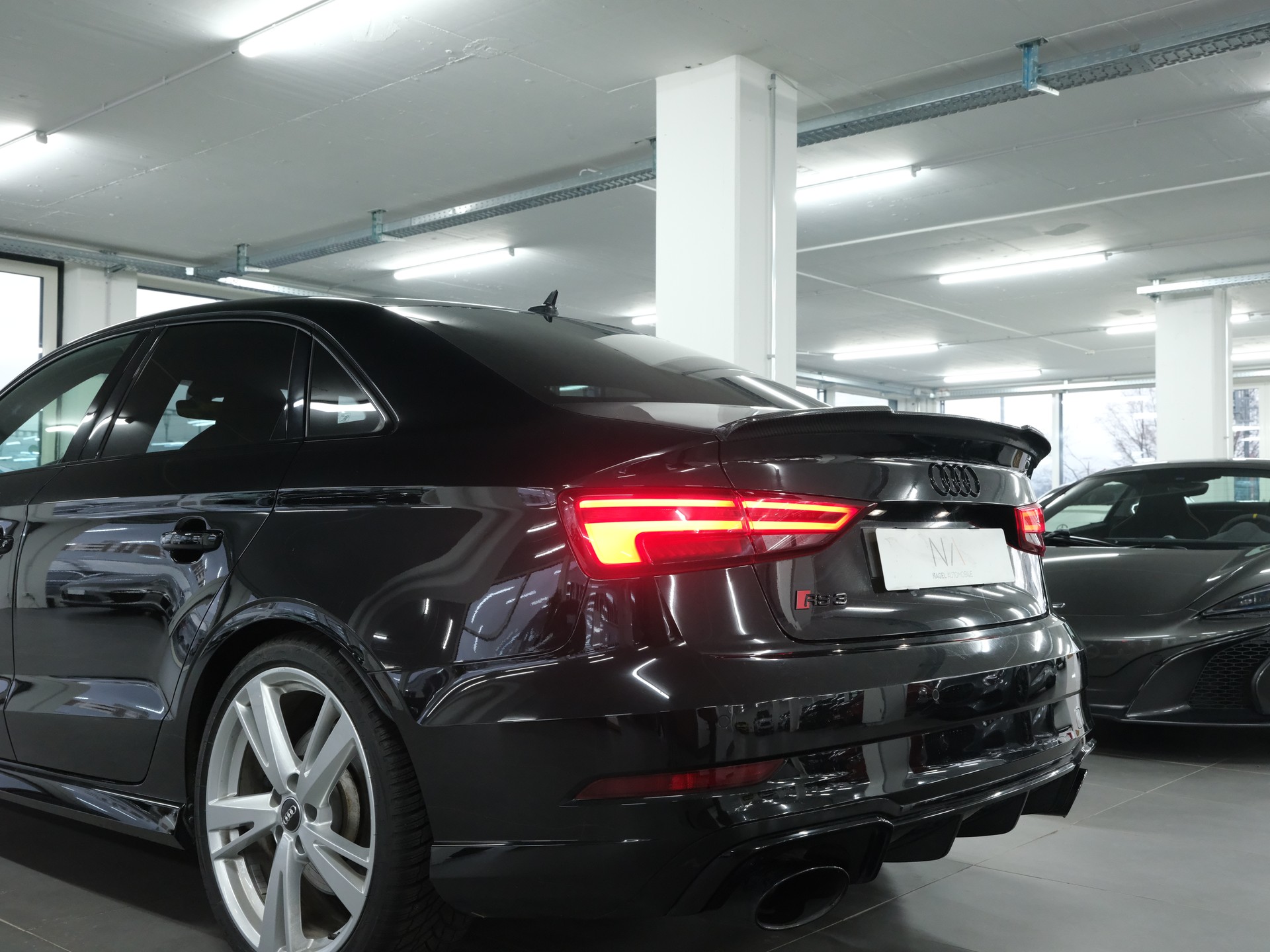 AUDI RS3 Limousine 2.5 TSI quattro S-tronic-image-9