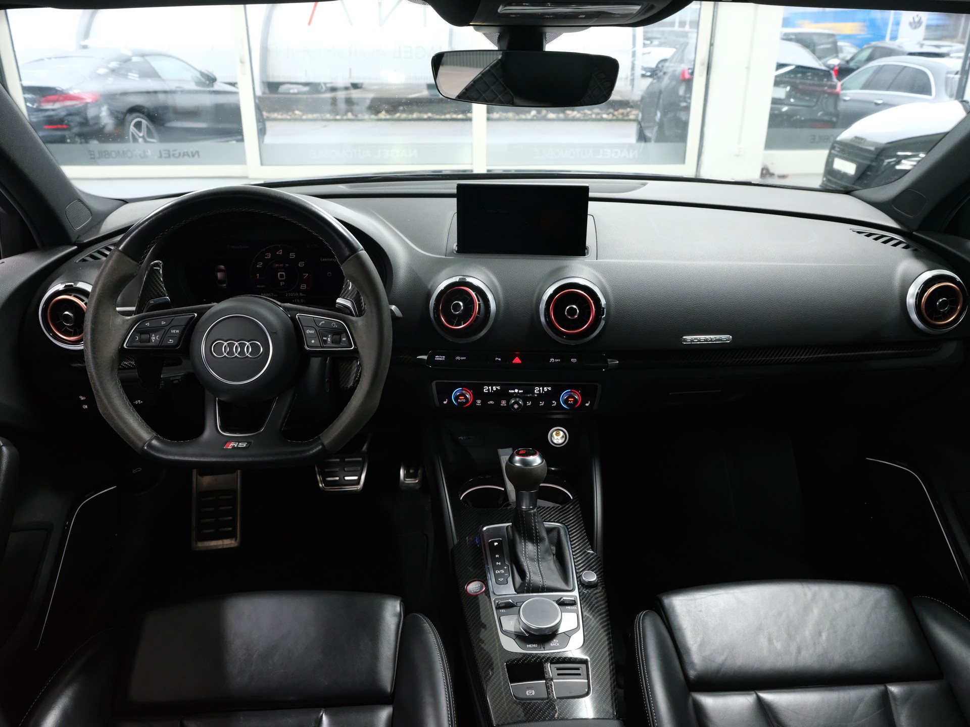 AUDI RS3 Limousine 2.5 TSI quattro S-tronic-image-15