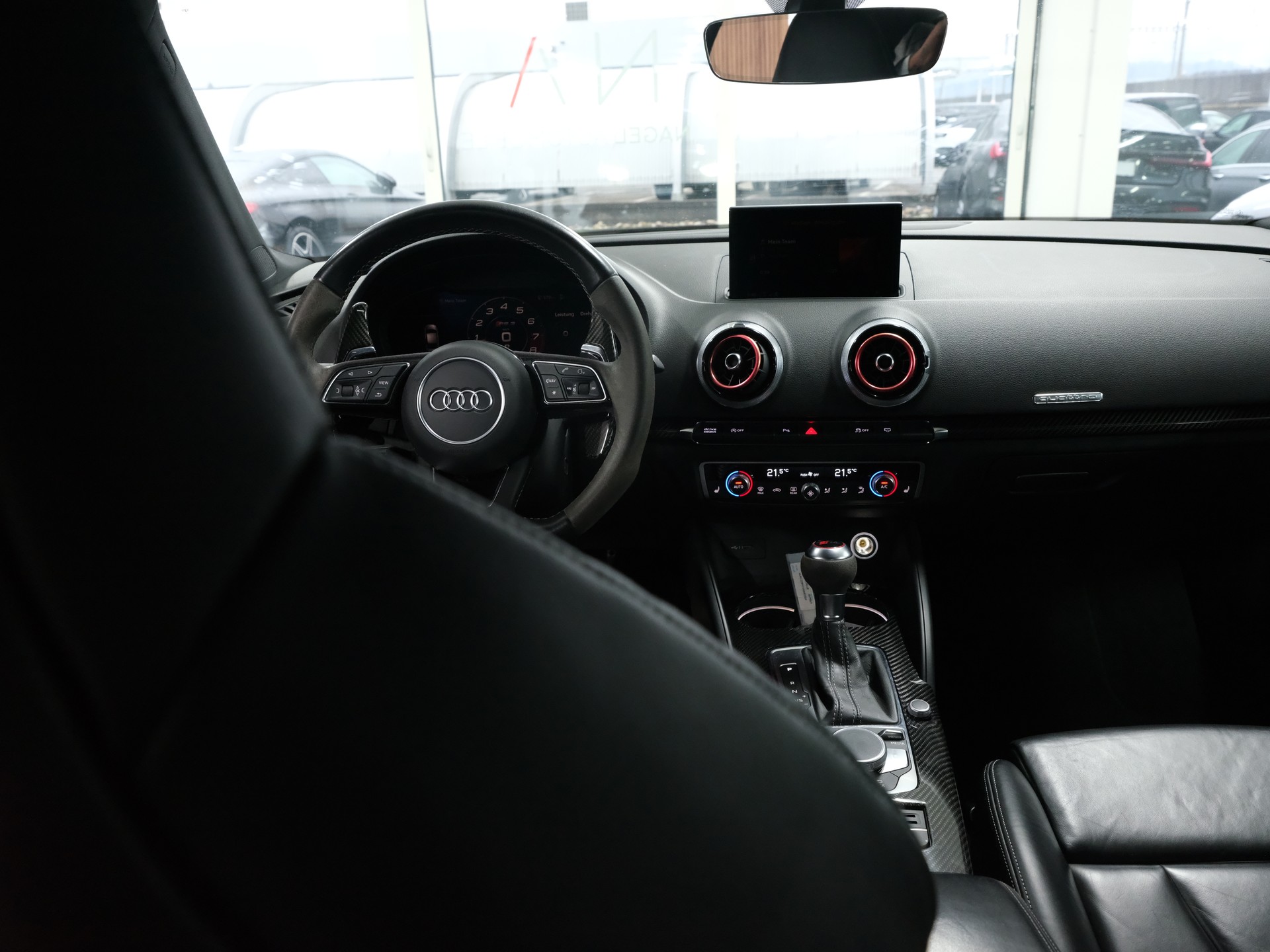 AUDI RS3 Limousine 2.5 TSI quattro S-tronic-image-16