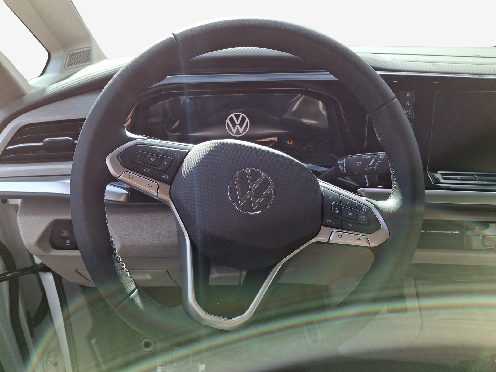VW Multivan 1.5 eHybrid Life Edition 4Motion DSG-image-9