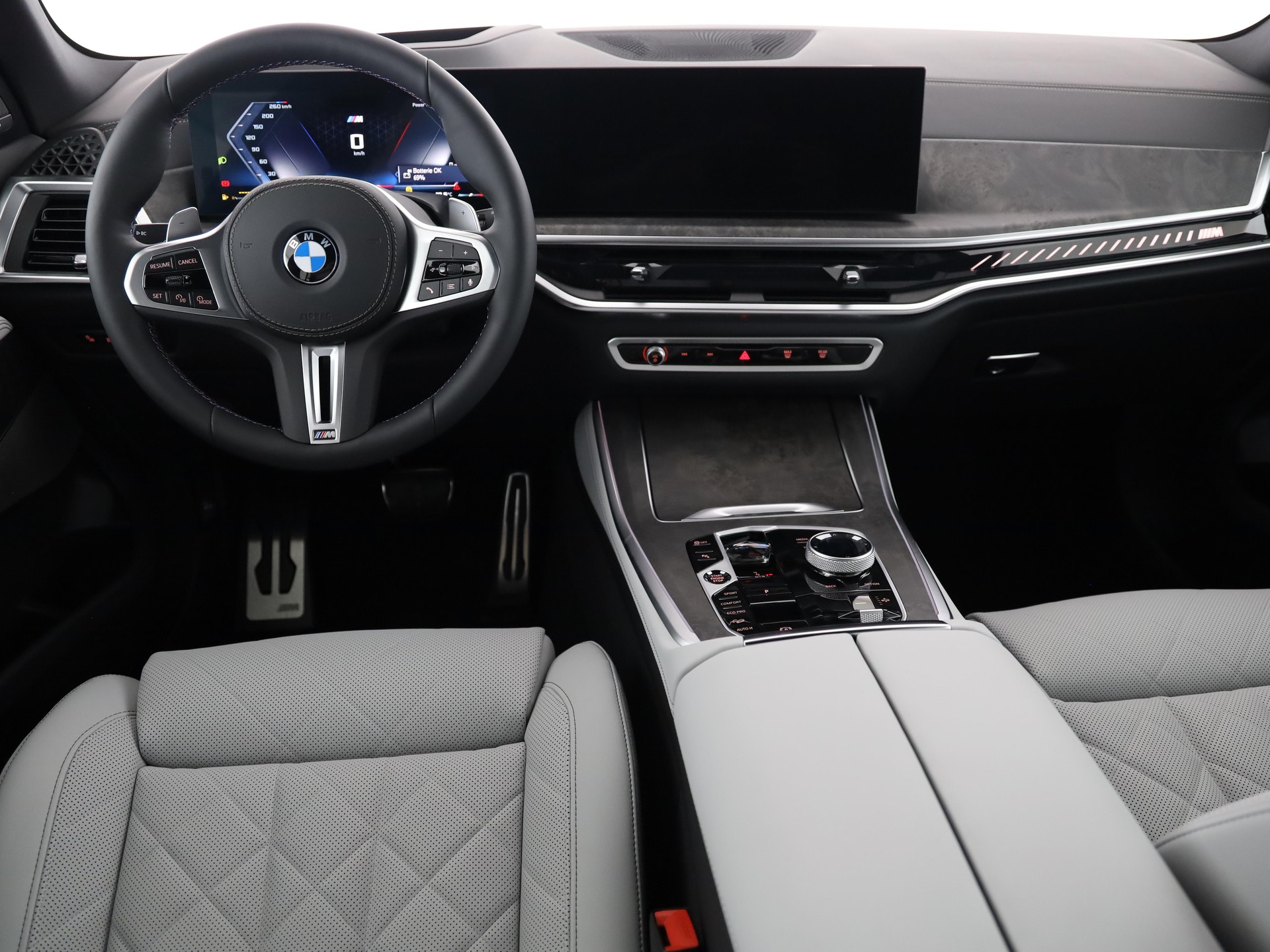 BMW X5 M60i xDrive-image-11