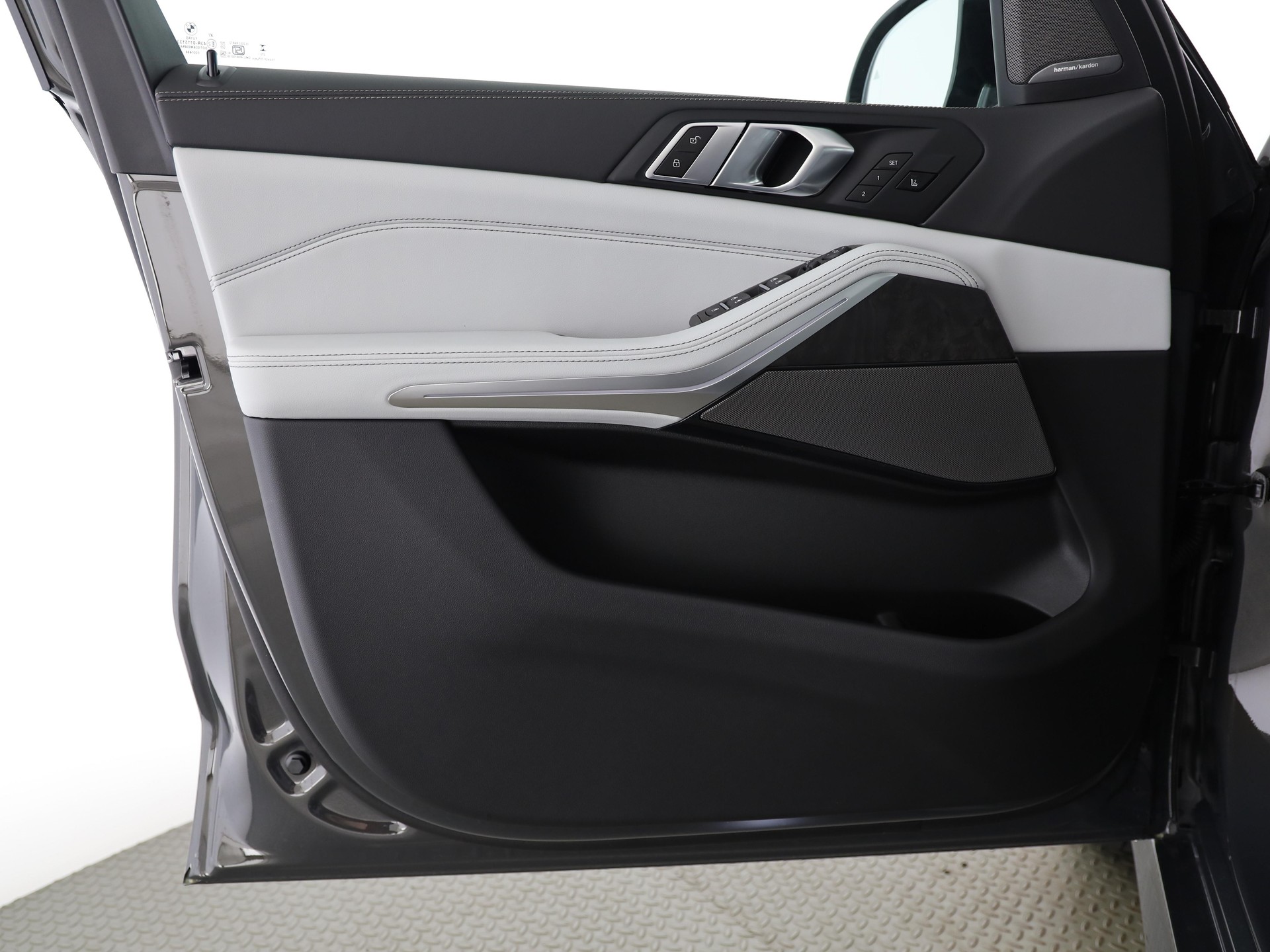 BMW X5 M60i xDrive-image-5
