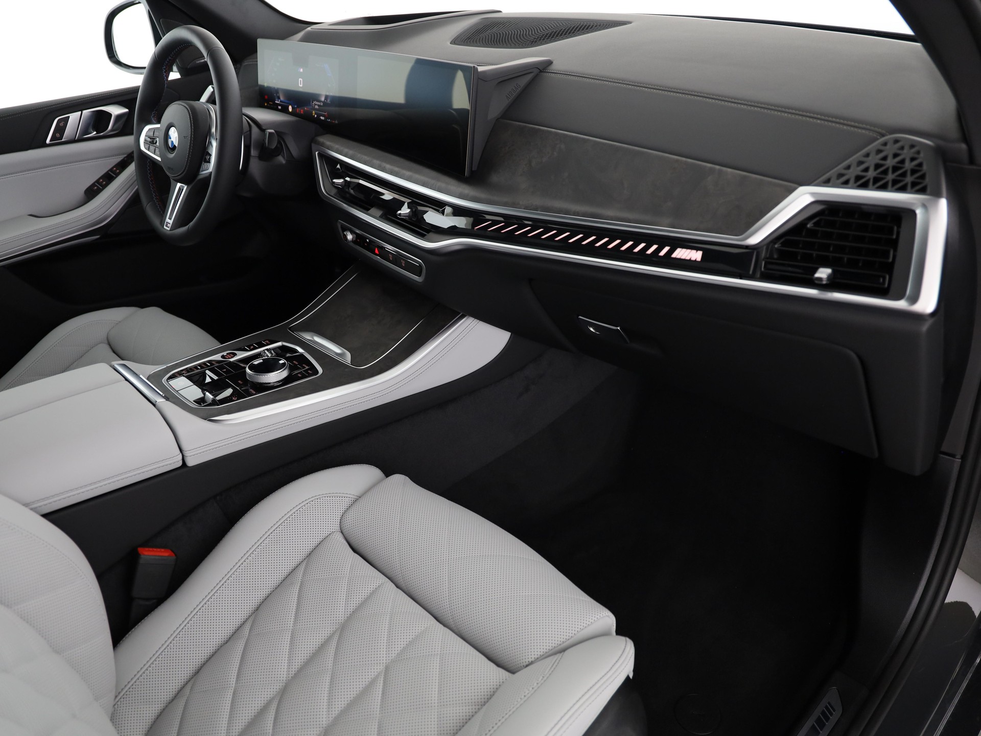 BMW X5 M60i xDrive-image-8