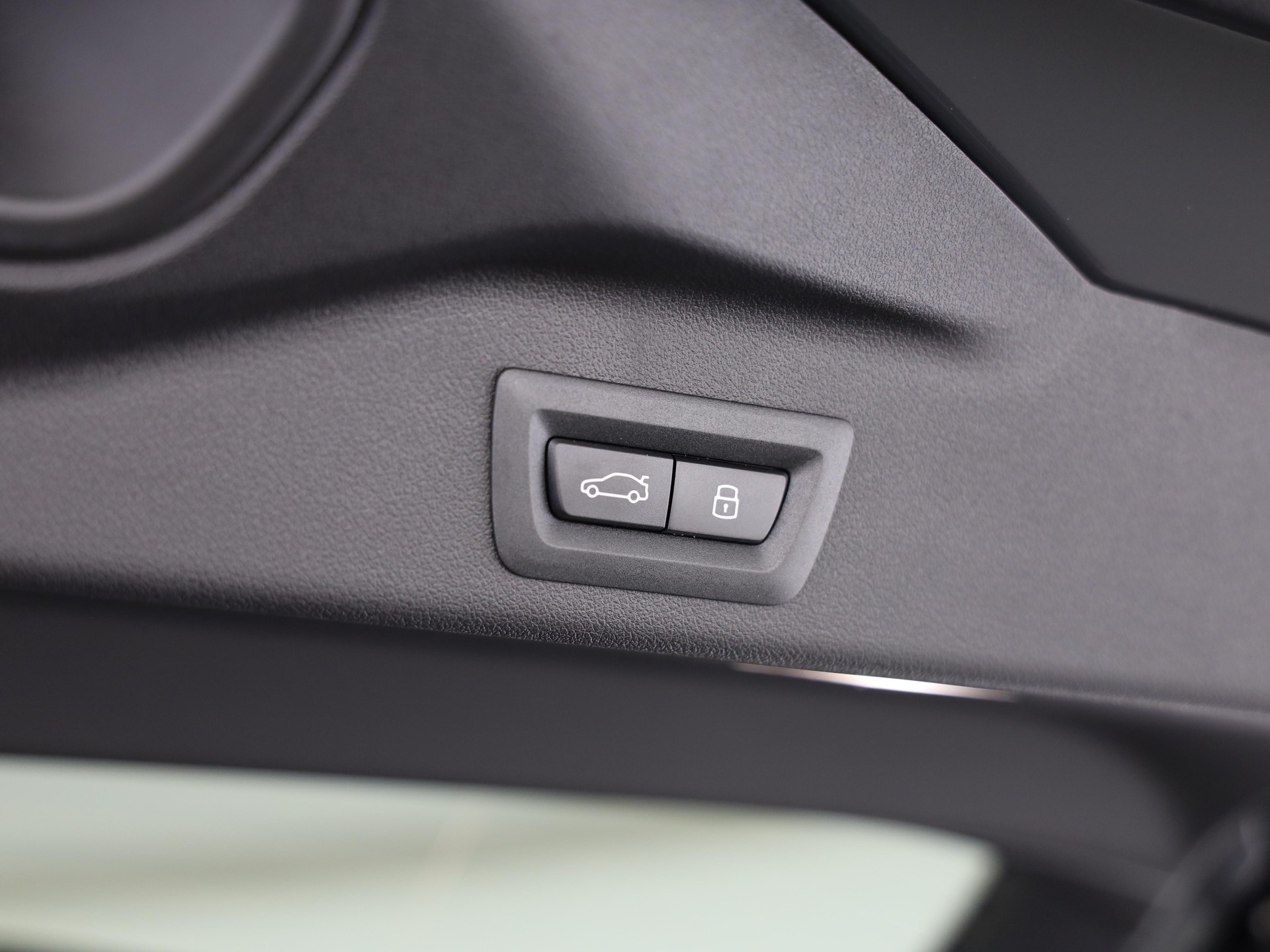 BMW X5 M60i xDrive-image-19