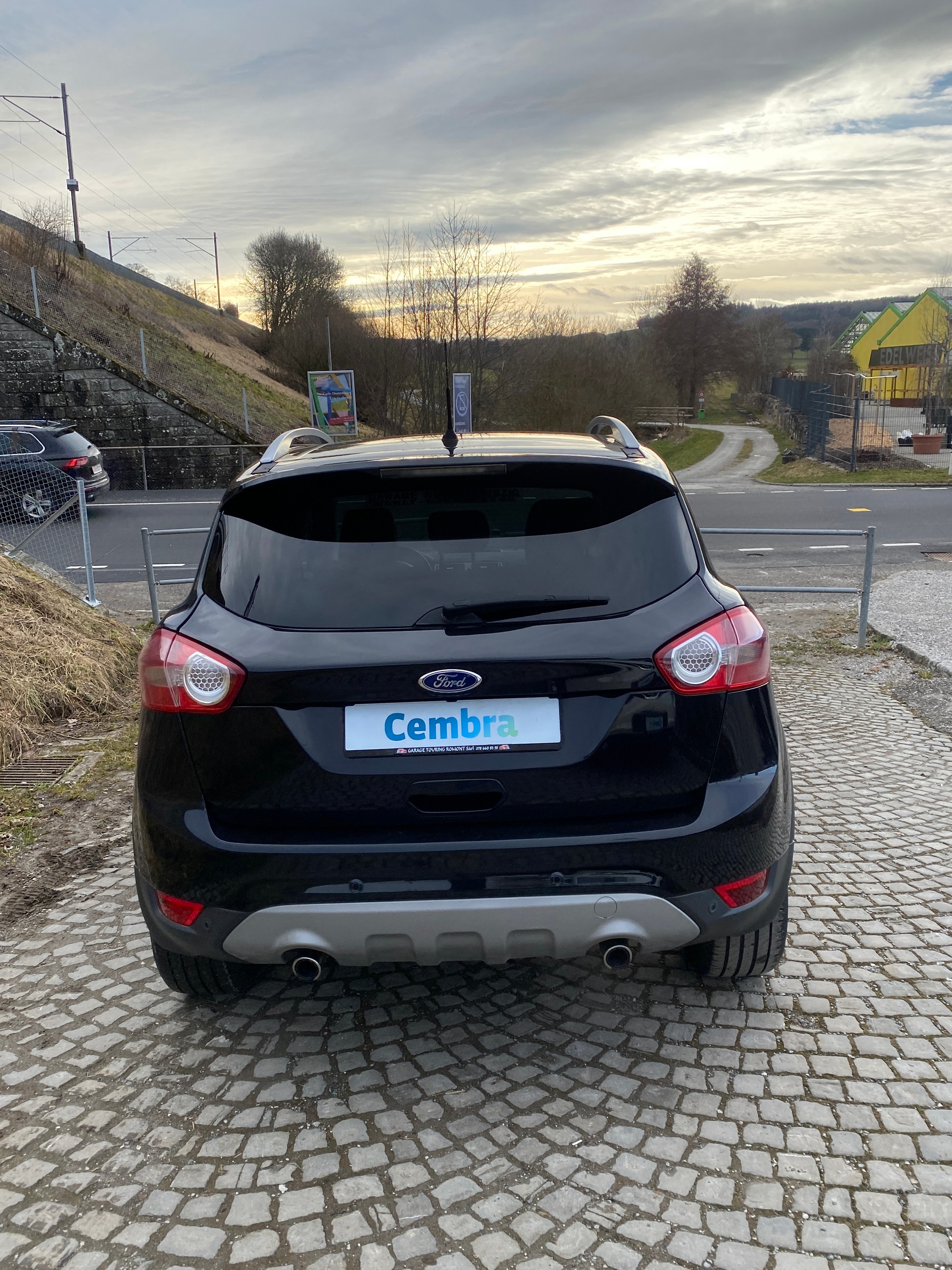 FORD Kuga 2.0 TDCi Titanium 4WD PowerShift-image-2