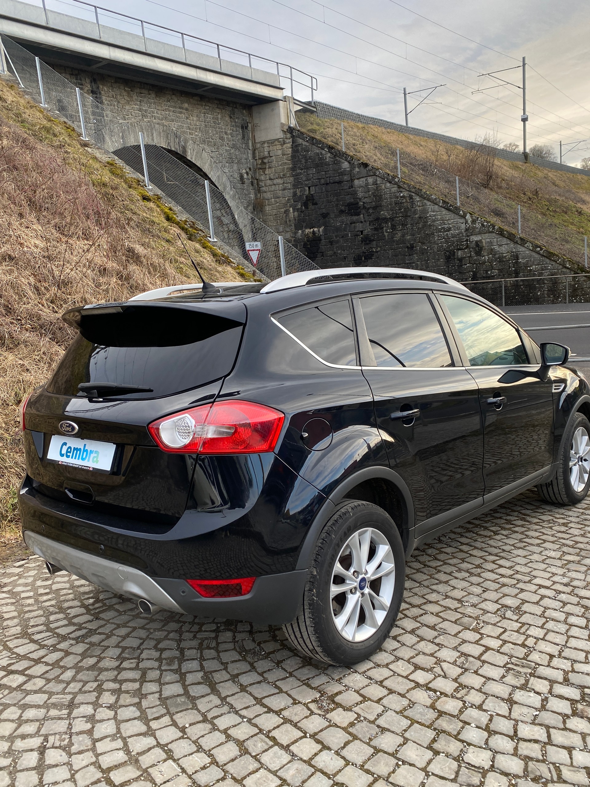 FORD Kuga 2.0 TDCi Titanium 4WD PowerShift-image-3