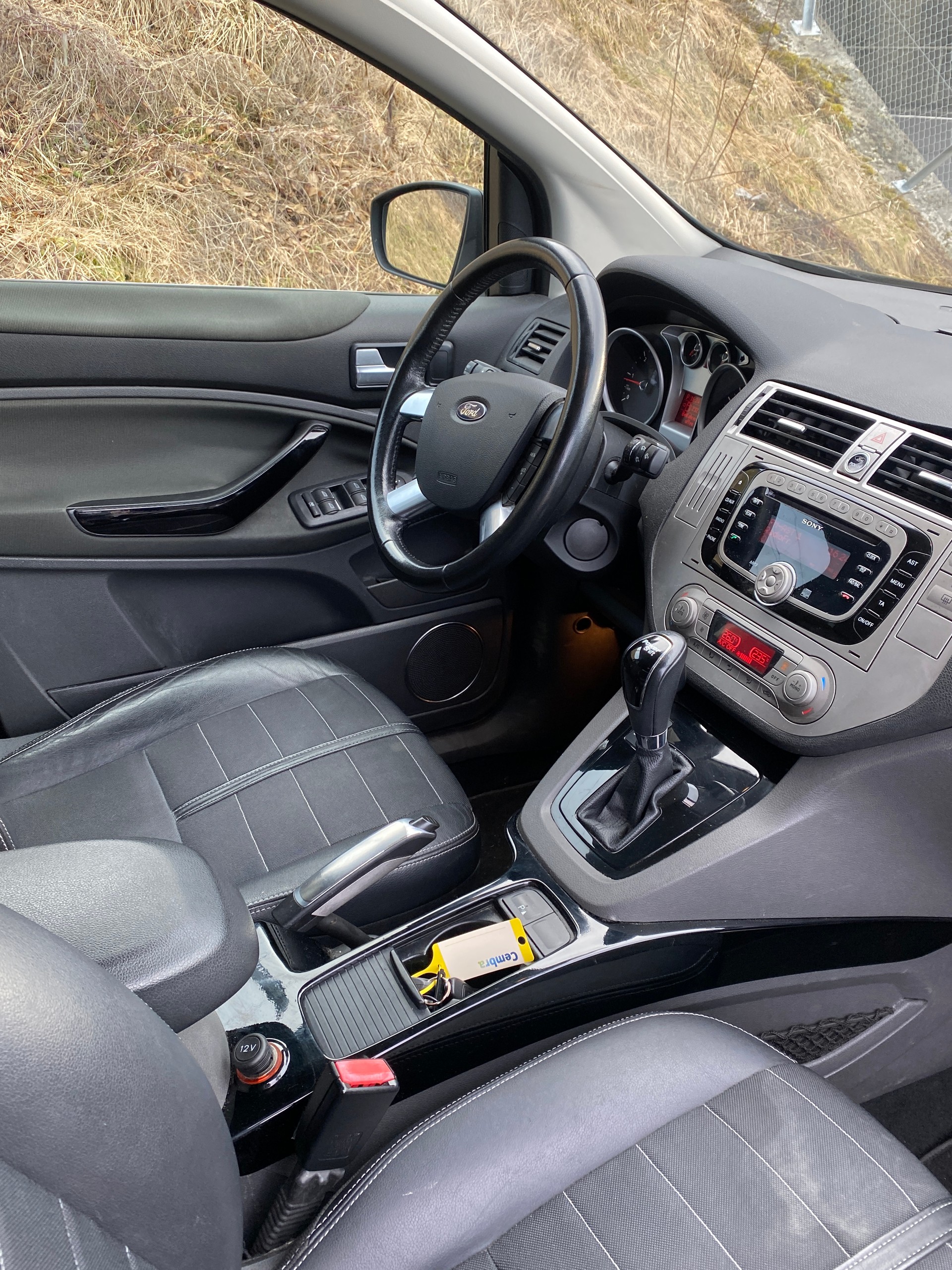 FORD Kuga 2.0 TDCi Titanium 4WD PowerShift-image-4