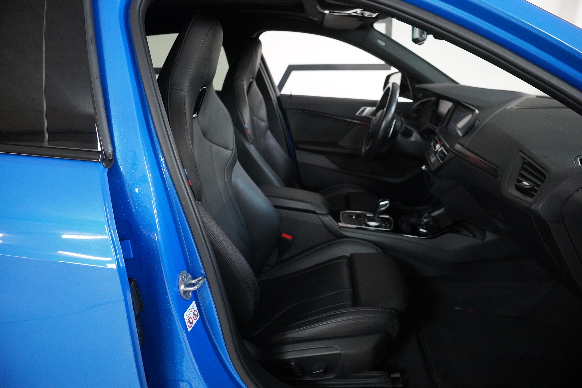 BMW M135i xDrive Steptronic-image-15
