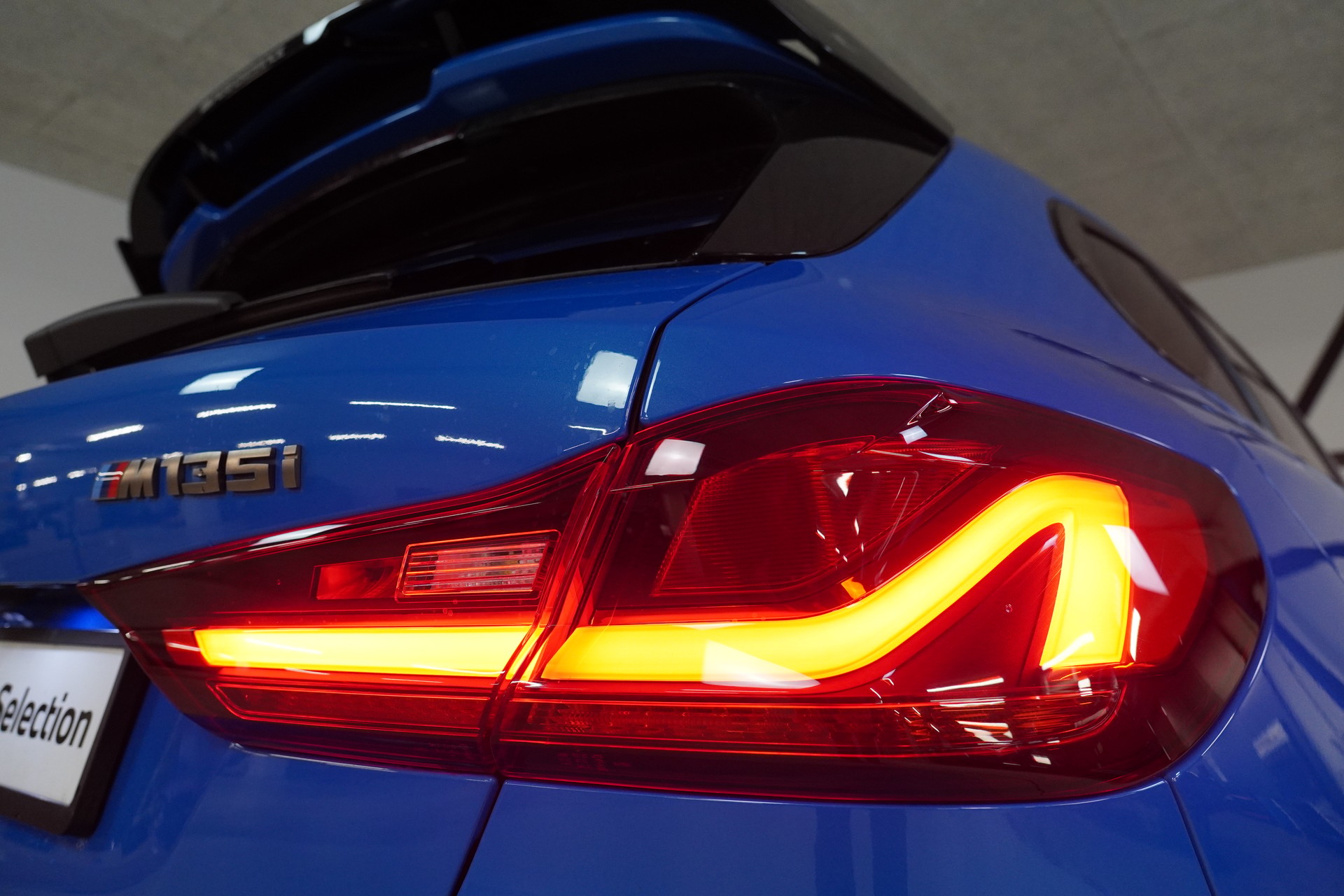 BMW M135i xDrive Steptronic-image-16
