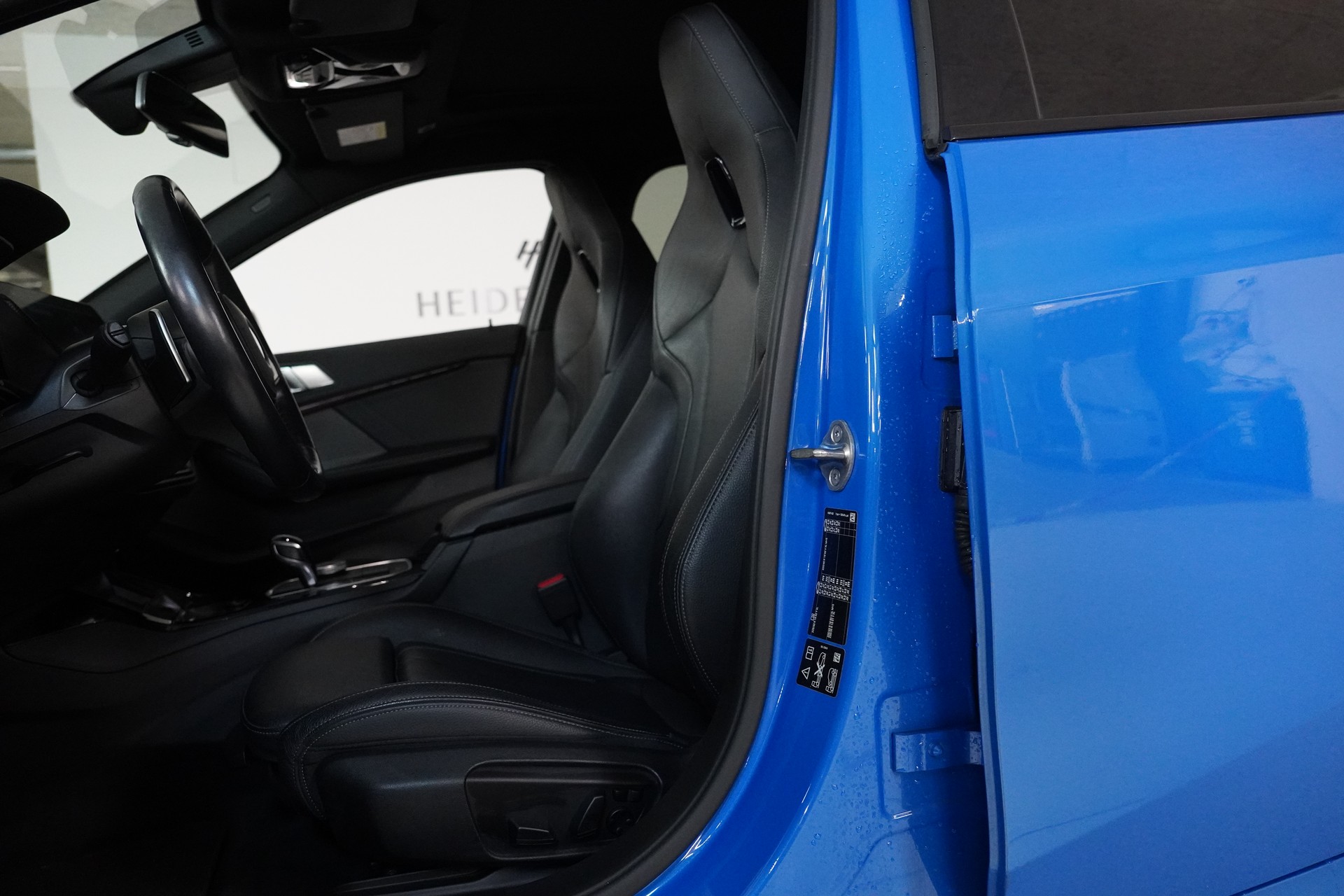BMW M135i xDrive Steptronic-image-10