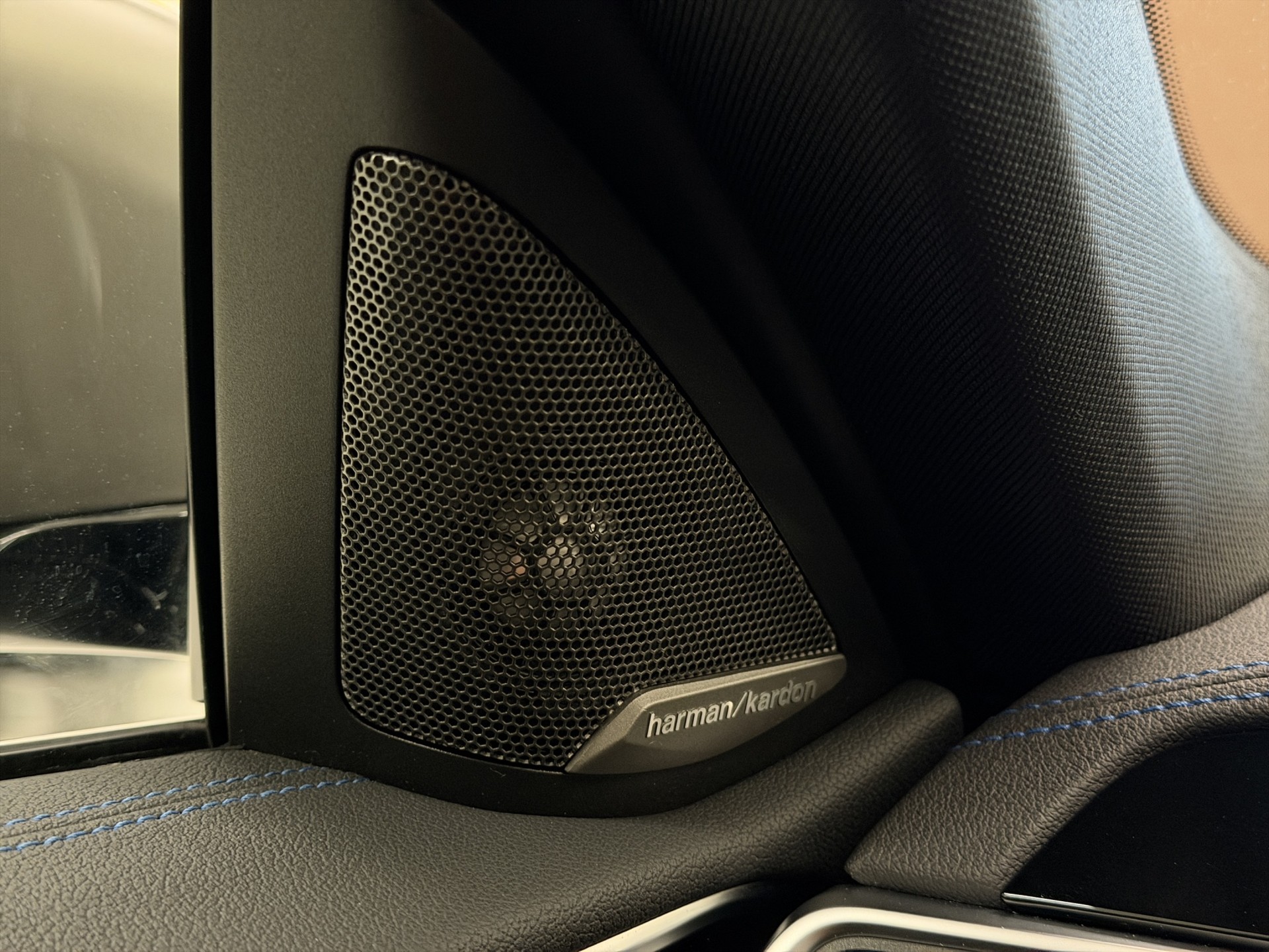 BMW M440i xDrive 48V Coupé Steptronic-image-23