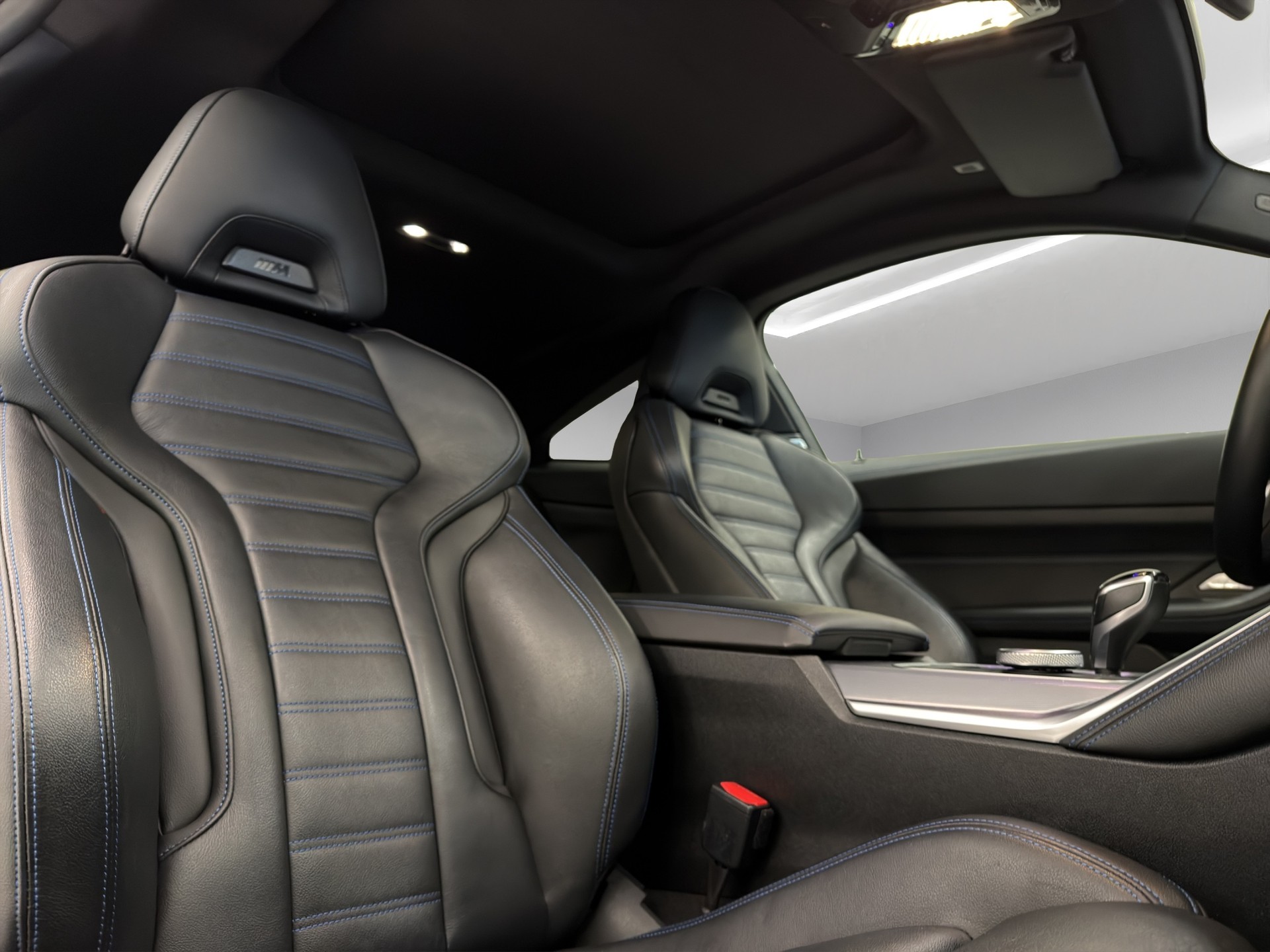 BMW M440i xDrive 48V Coupé Steptronic-image-13