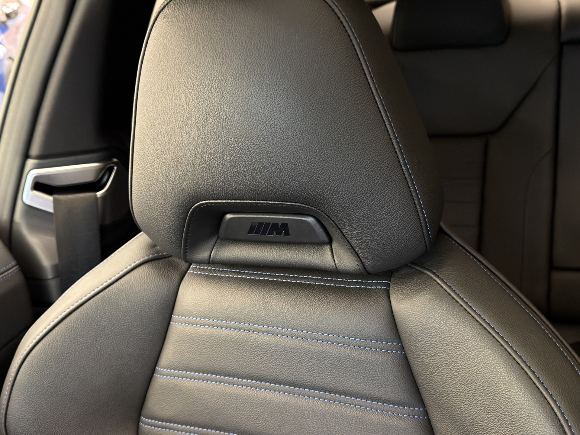 BMW M440i xDrive 48V Coupé Steptronic-image-24