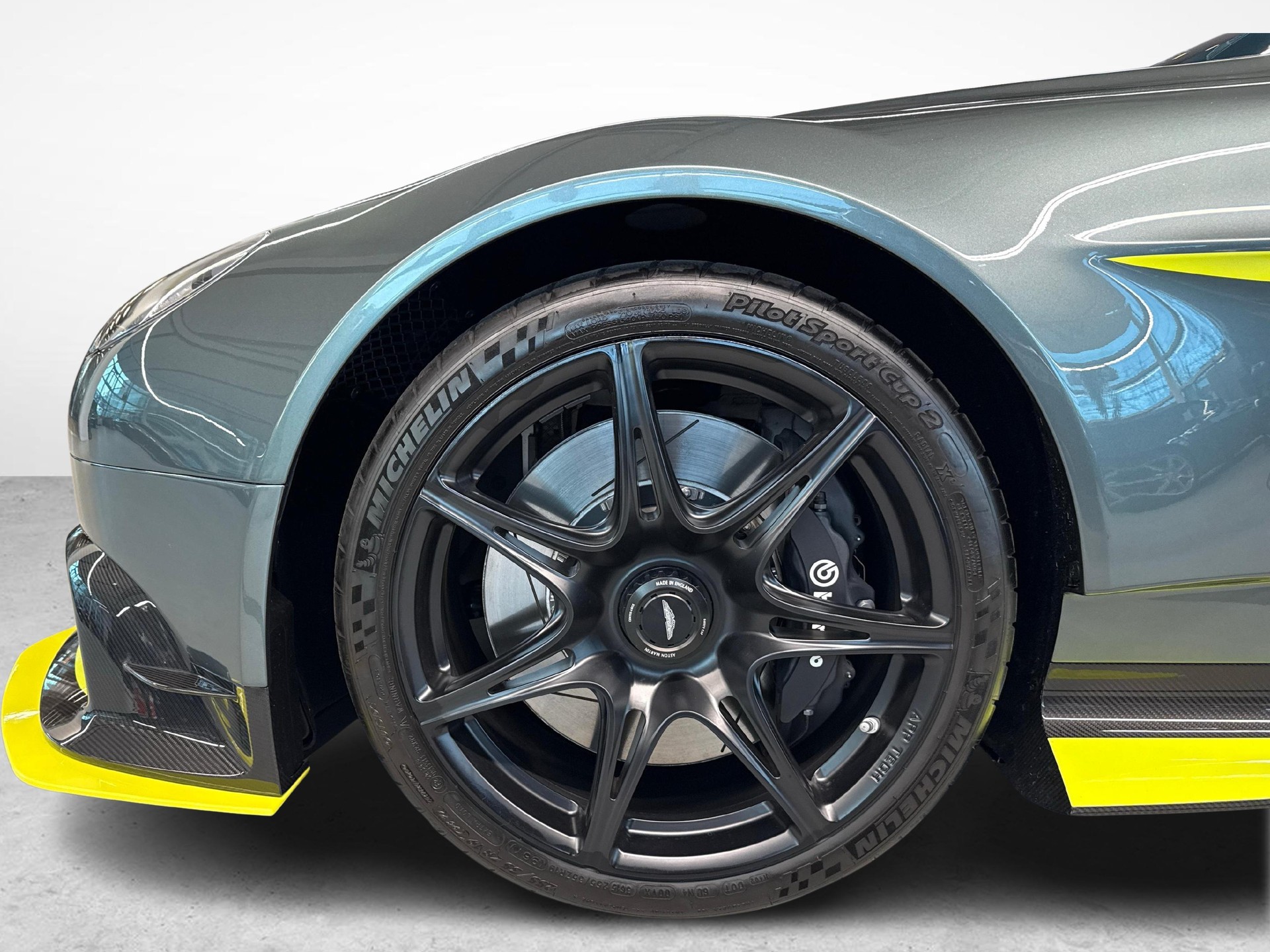 ASTON MARTIN V8 Vantage Coupé 4.7 GT8-image-10