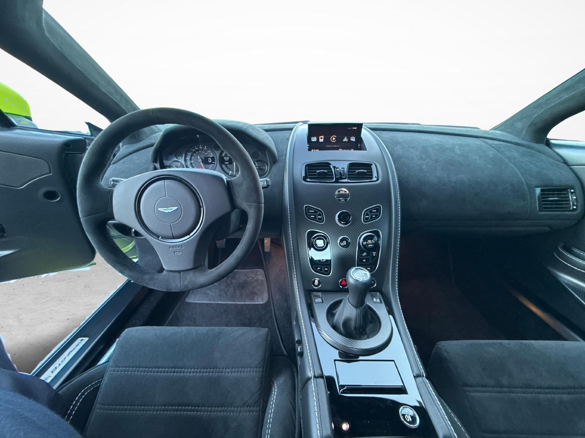 ASTON MARTIN V8 Vantage Coupé 4.7 GT8-image-6