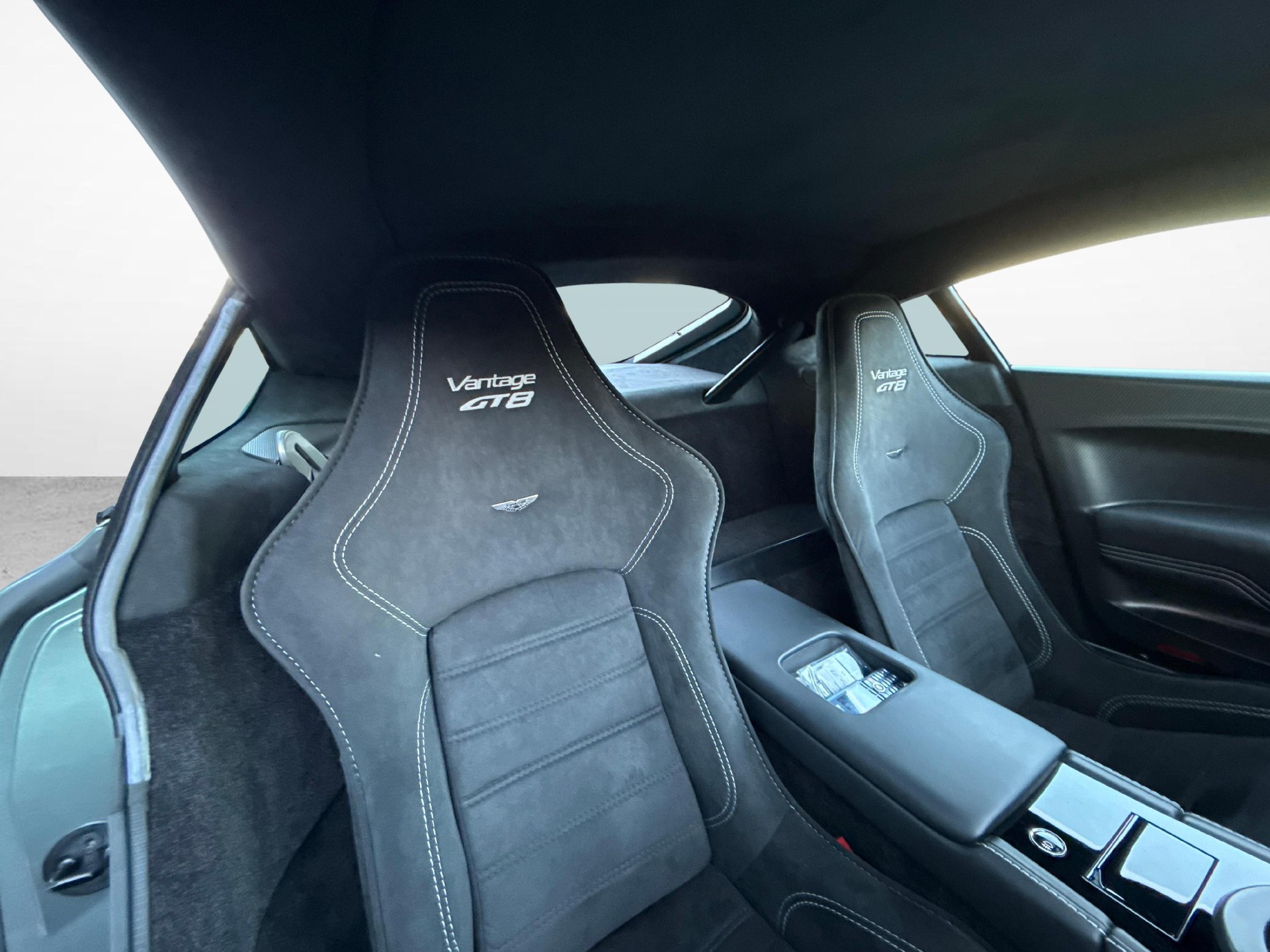 ASTON MARTIN V8 Vantage Coupé 4.7 GT8-image-8