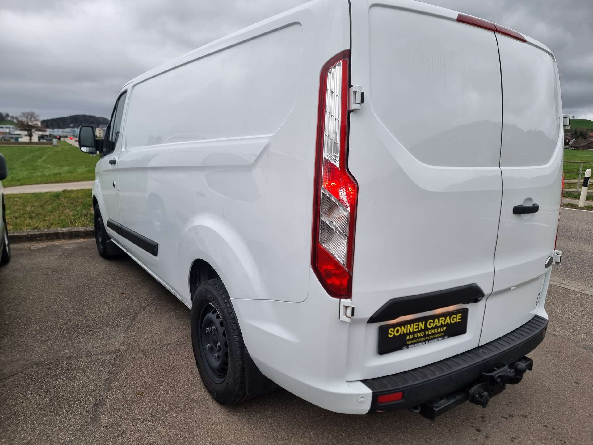FORD Transit Custom Van 320 L2H1 Trend-image-12
