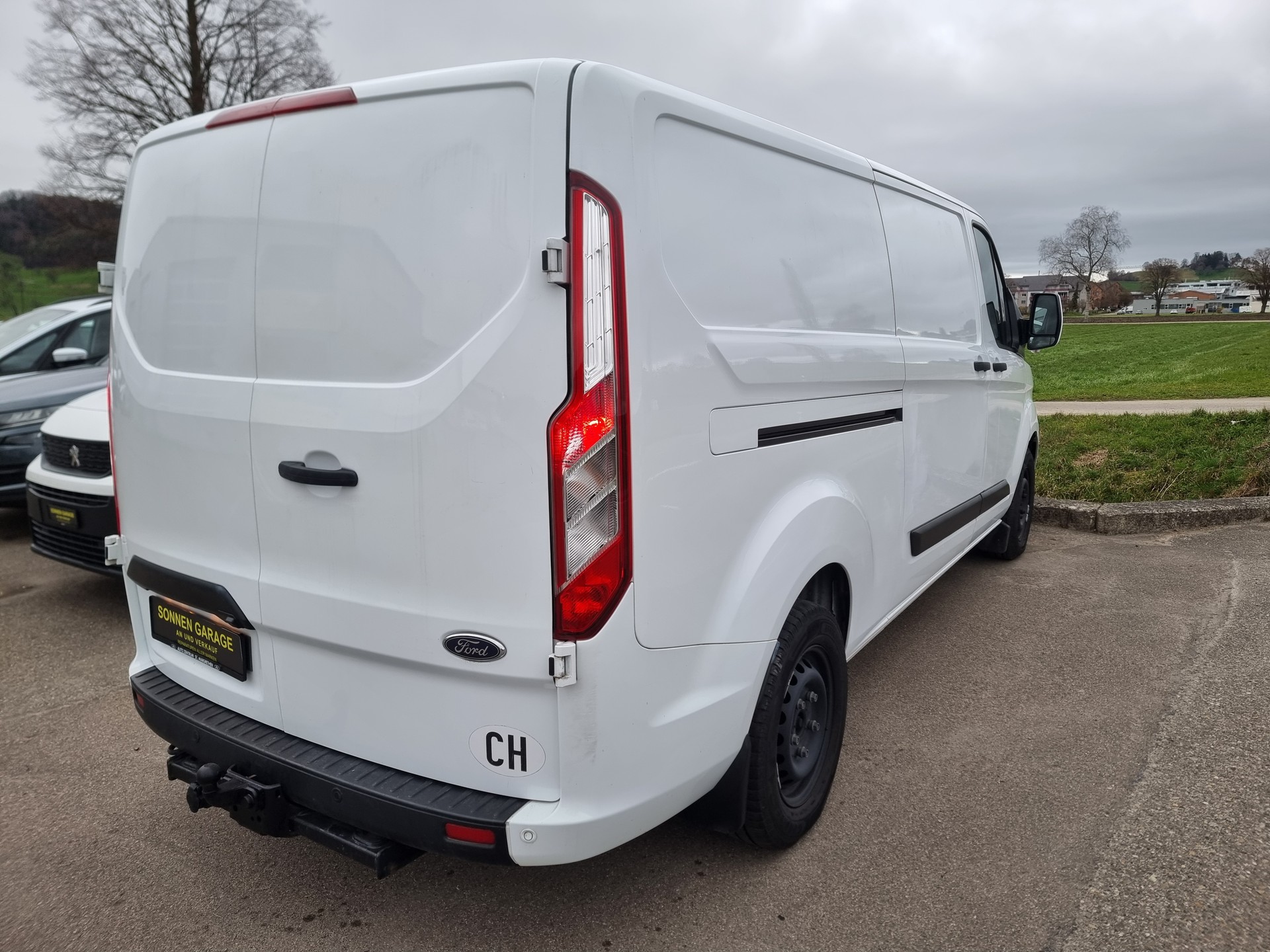 FORD Transit Custom Van 320 L2H1 Trend-image-10