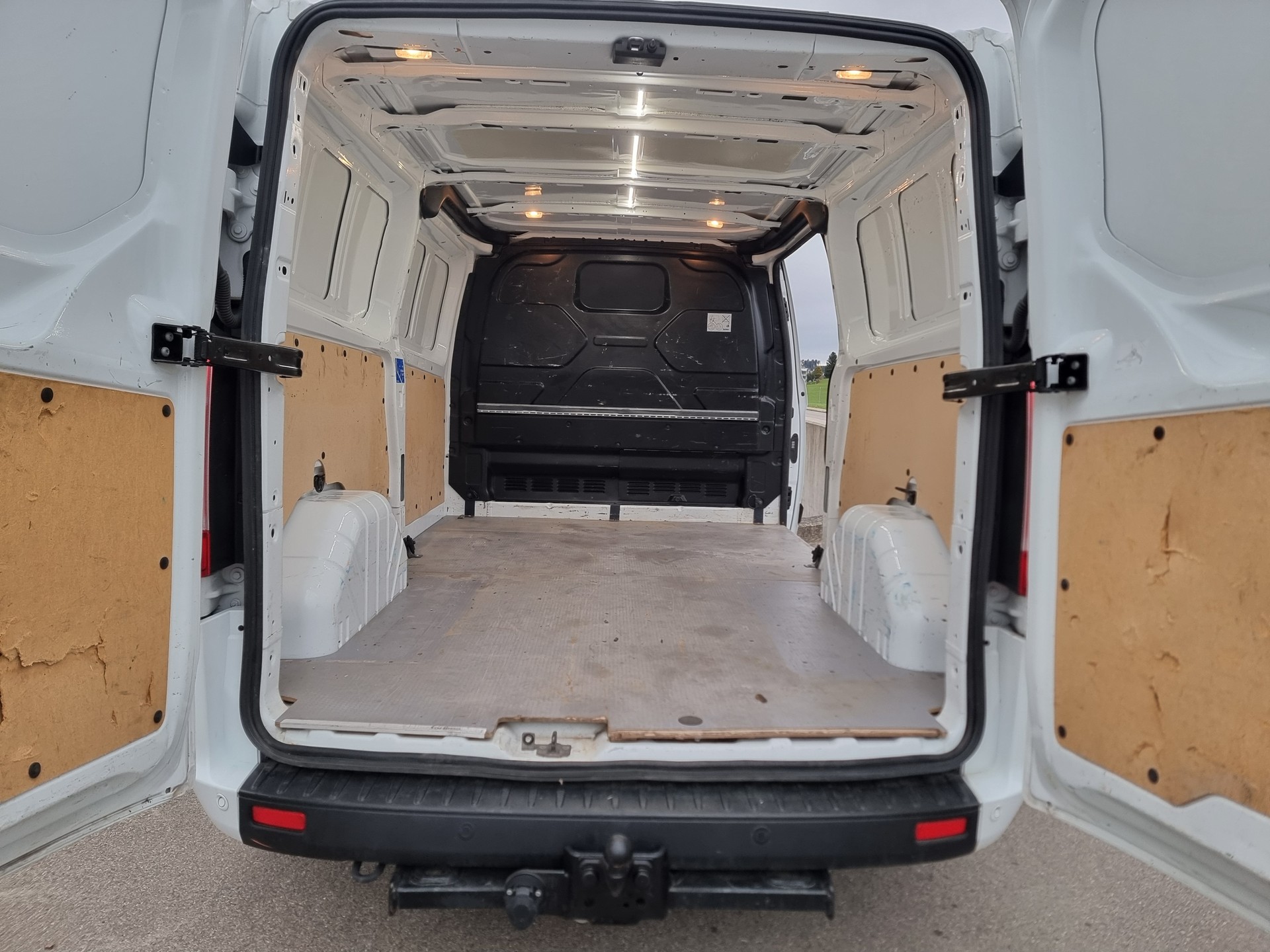 FORD Transit Custom Van 320 L2H1 Trend-image-9