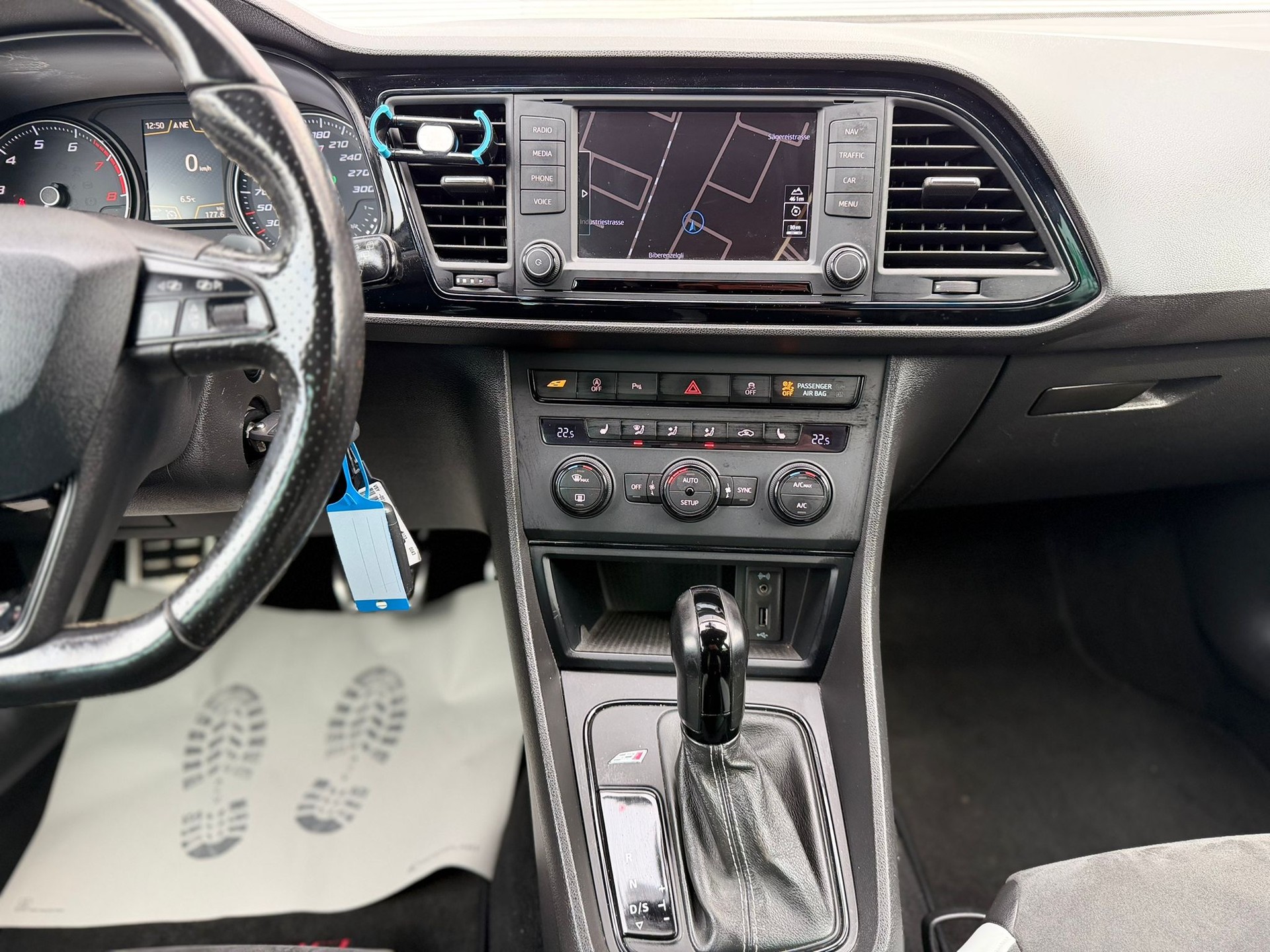 SEAT Leon ST 2.0 TSI Cupra 280 DSG-image-13