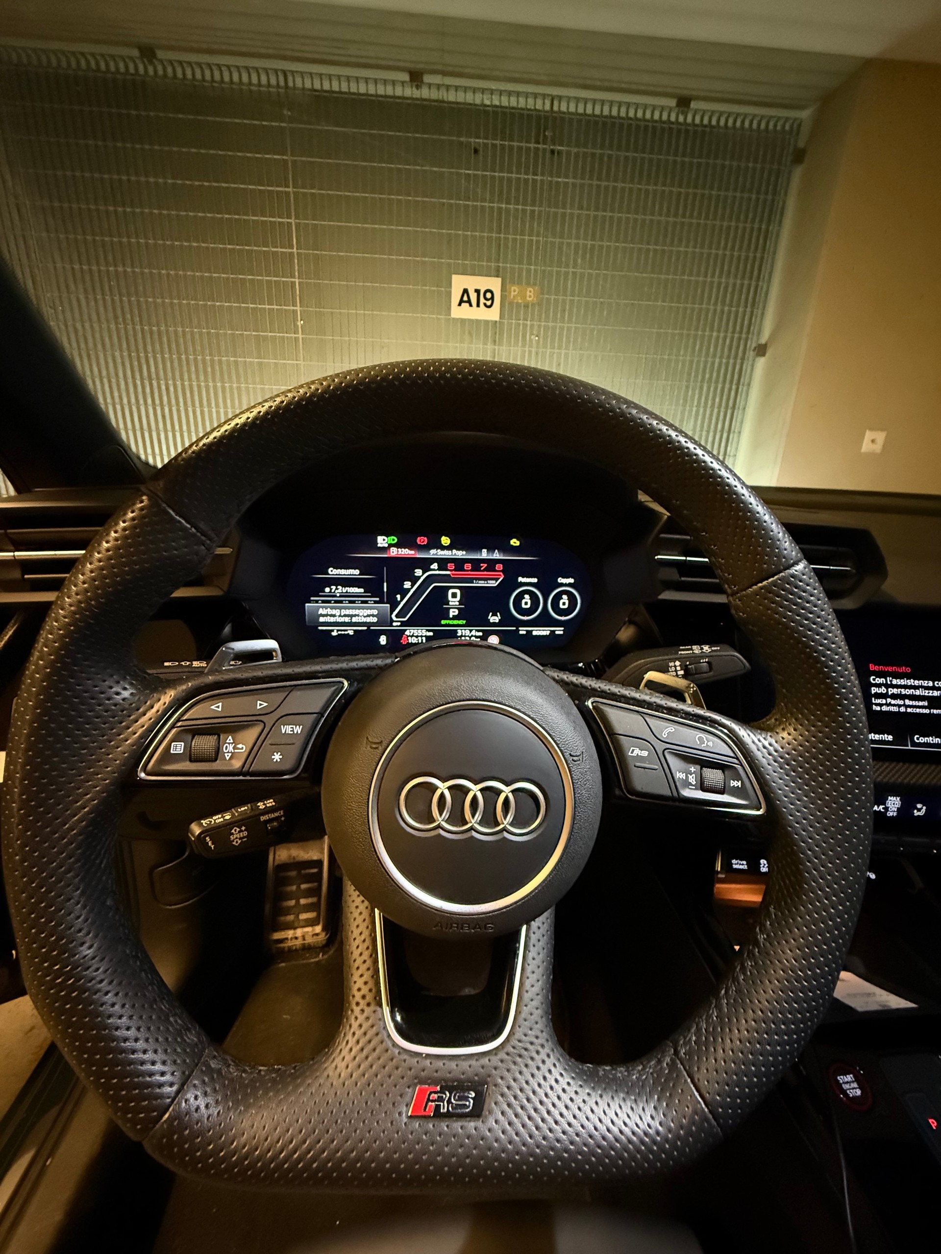 AUDI RS3 Sportback 8Y Individual Full optional 2.5 TSI quattro S-tronic-image-3