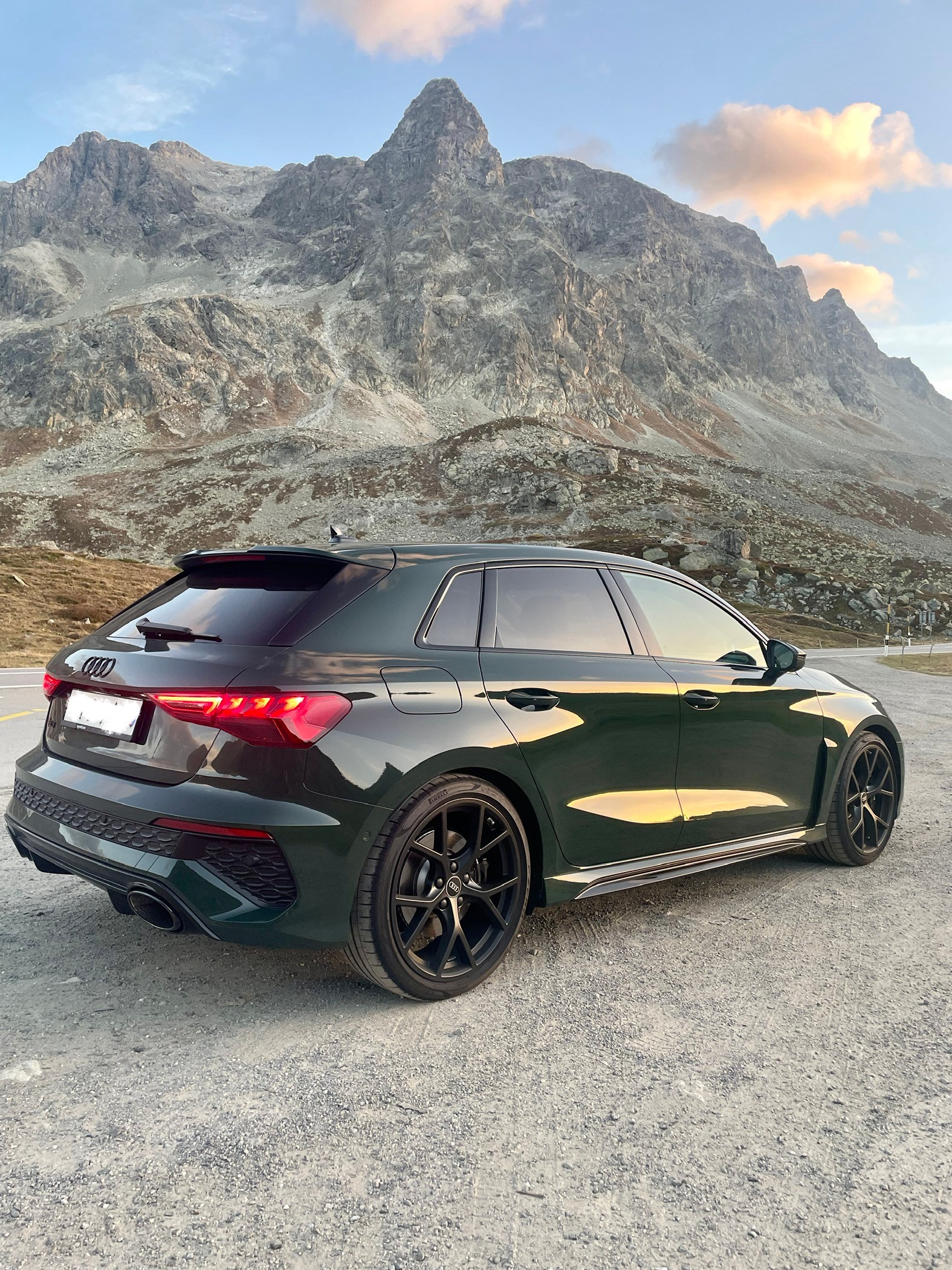 AUDI RS3 Sportback 8Y Individual Full optional 2.5 TSI quattro S-tronic-image-1